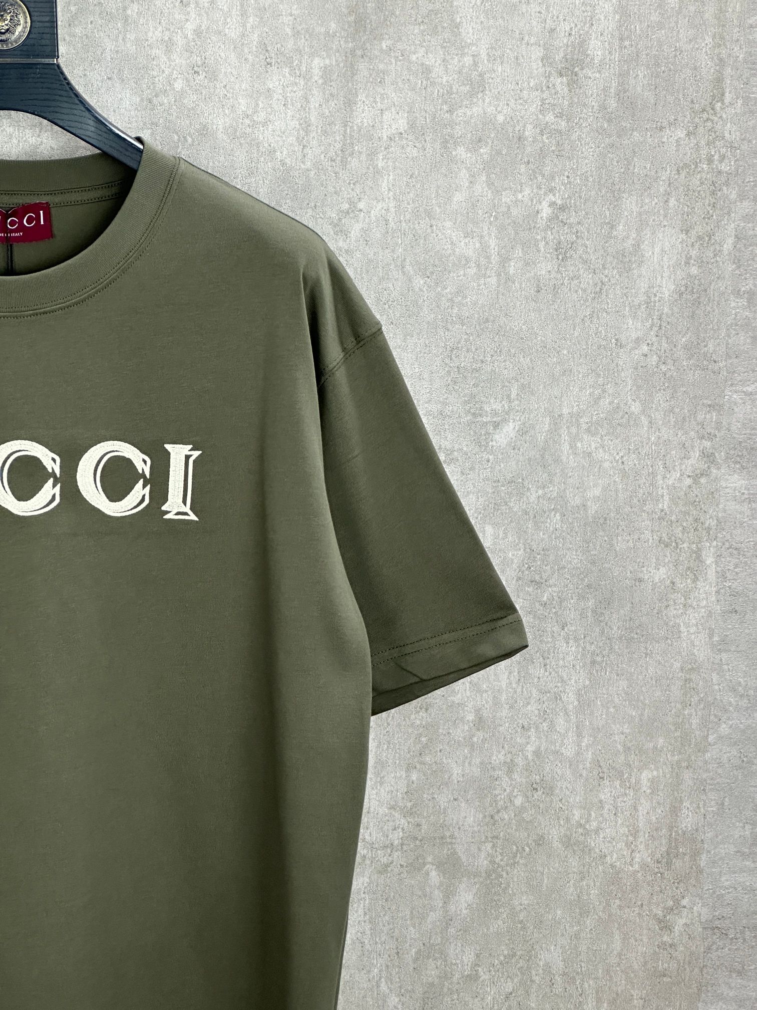 구찌(GUCCI) 클래식 레터링 자수 반팔 티셔츠 의류