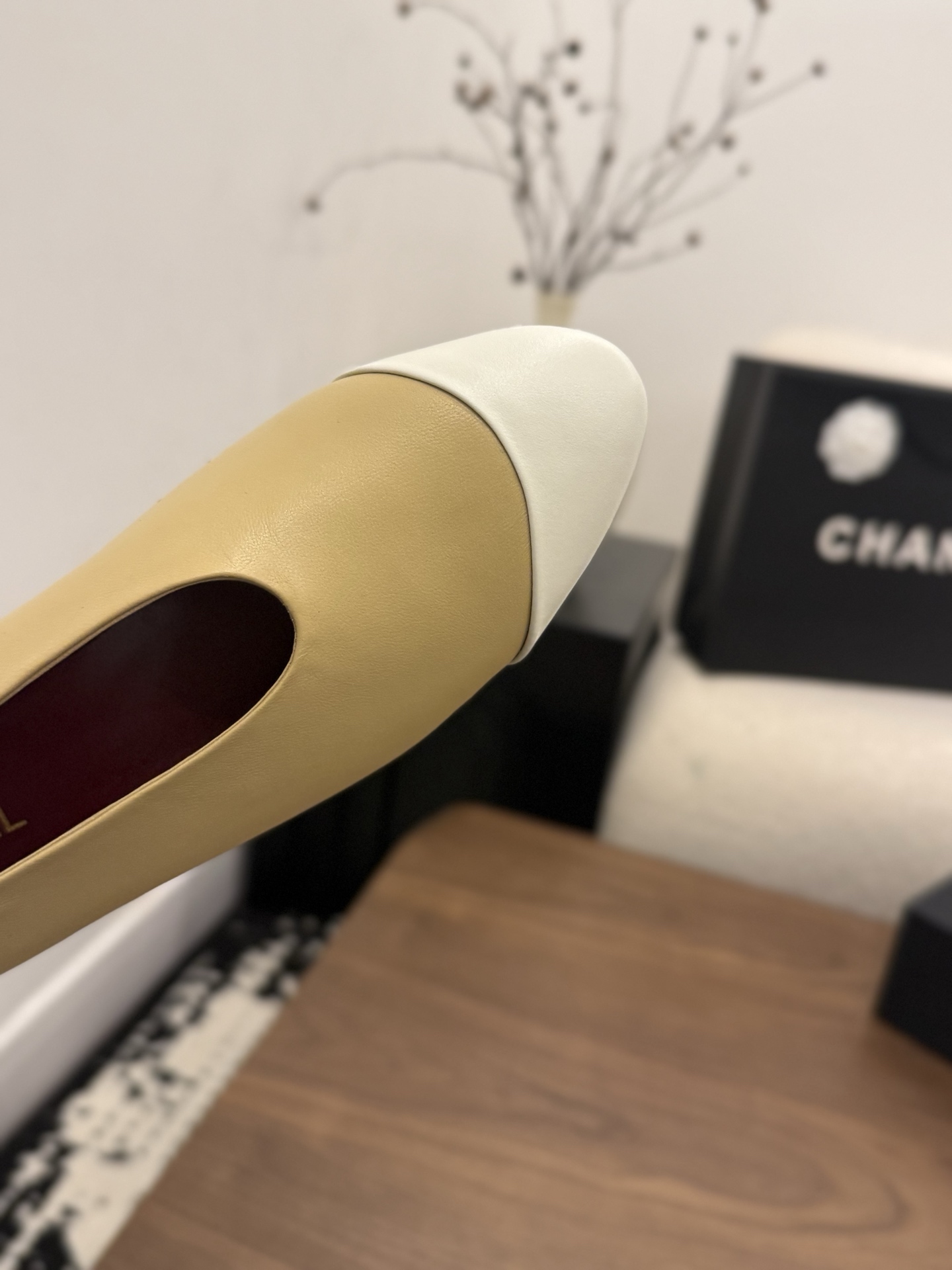 샤넬(CHANEL) 주름 디테일 스틸레토 펌프스 신발