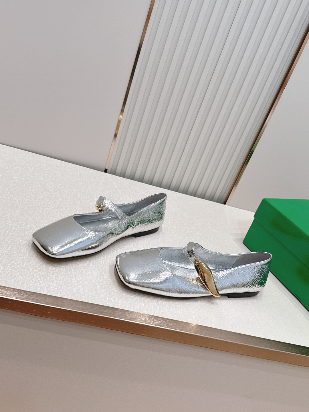 보테가 베네타(BOTTEGA VENETA) 샬롯 메리제인 플랫 발레 슈즈 신발