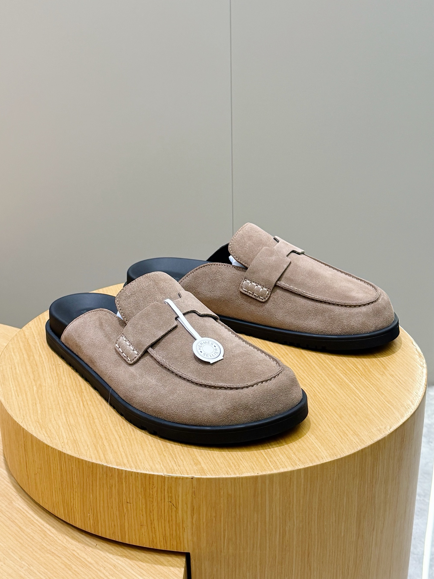 Hermes 에르메스 H 로고 스웨이드 뮬 슬리퍼 신발