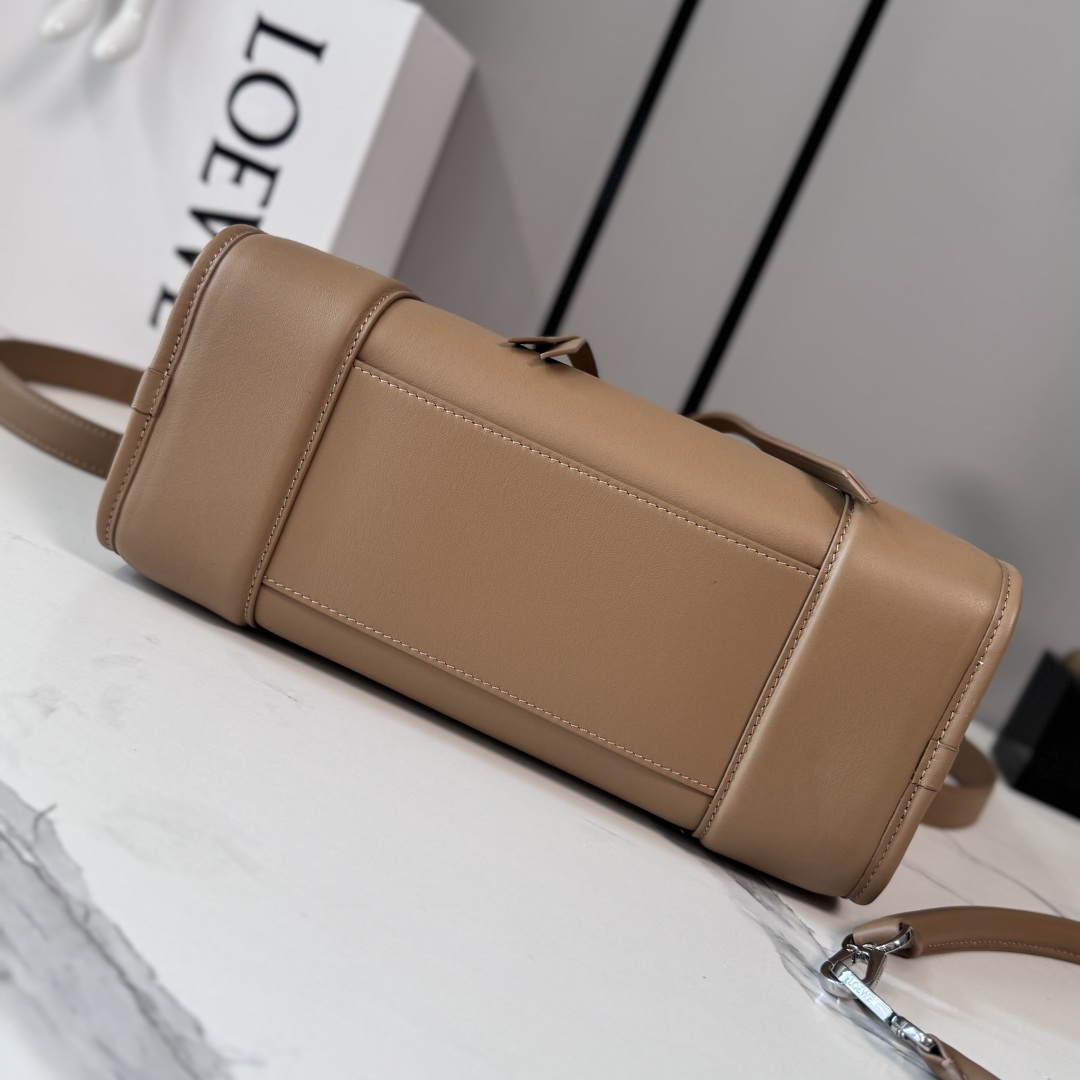 Loewe 로에베 아마조나(Amazona) 180 미디엄 소프트 레더 백 가방