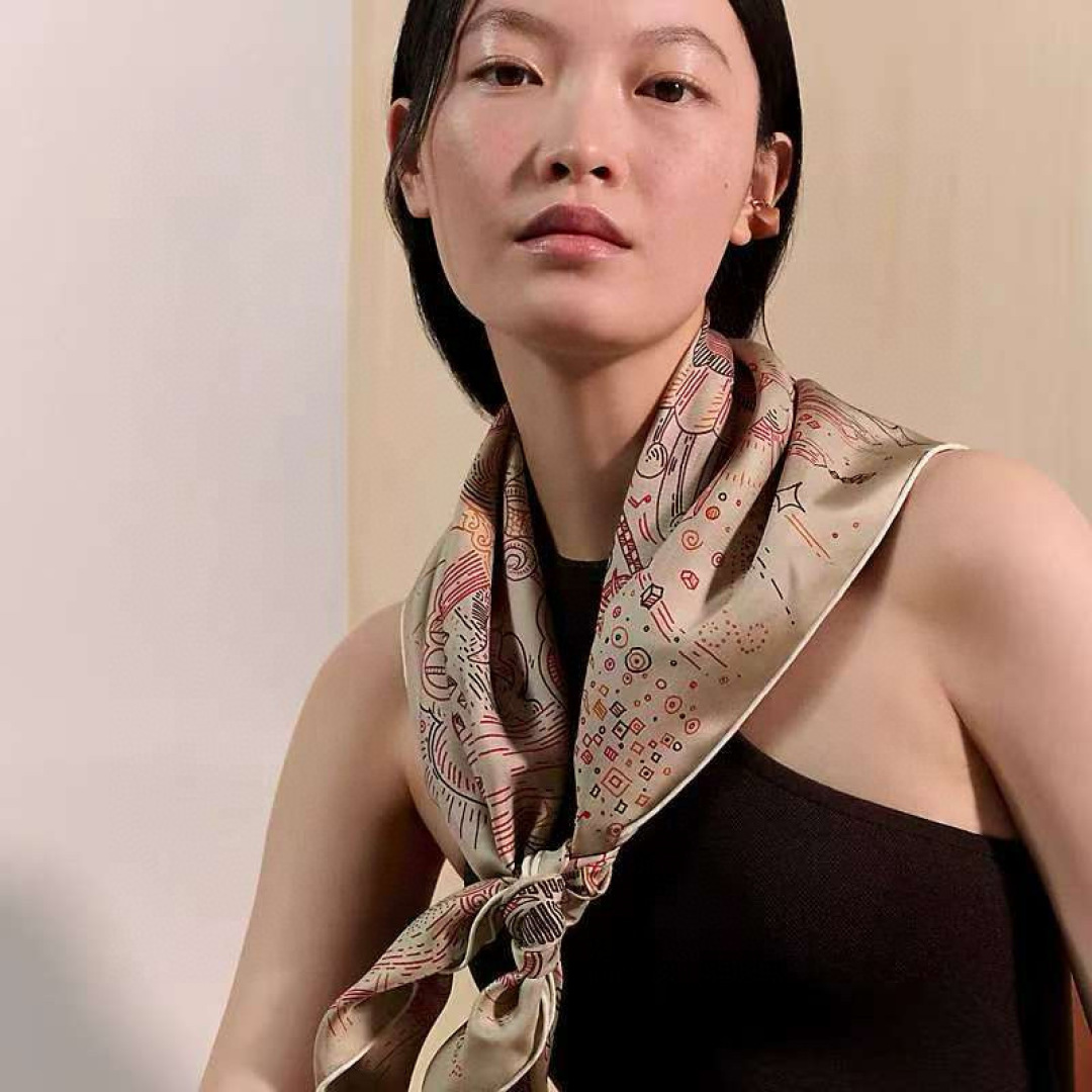 에르메스(HERMES) 온 더 라인 실크 목도리 스카프