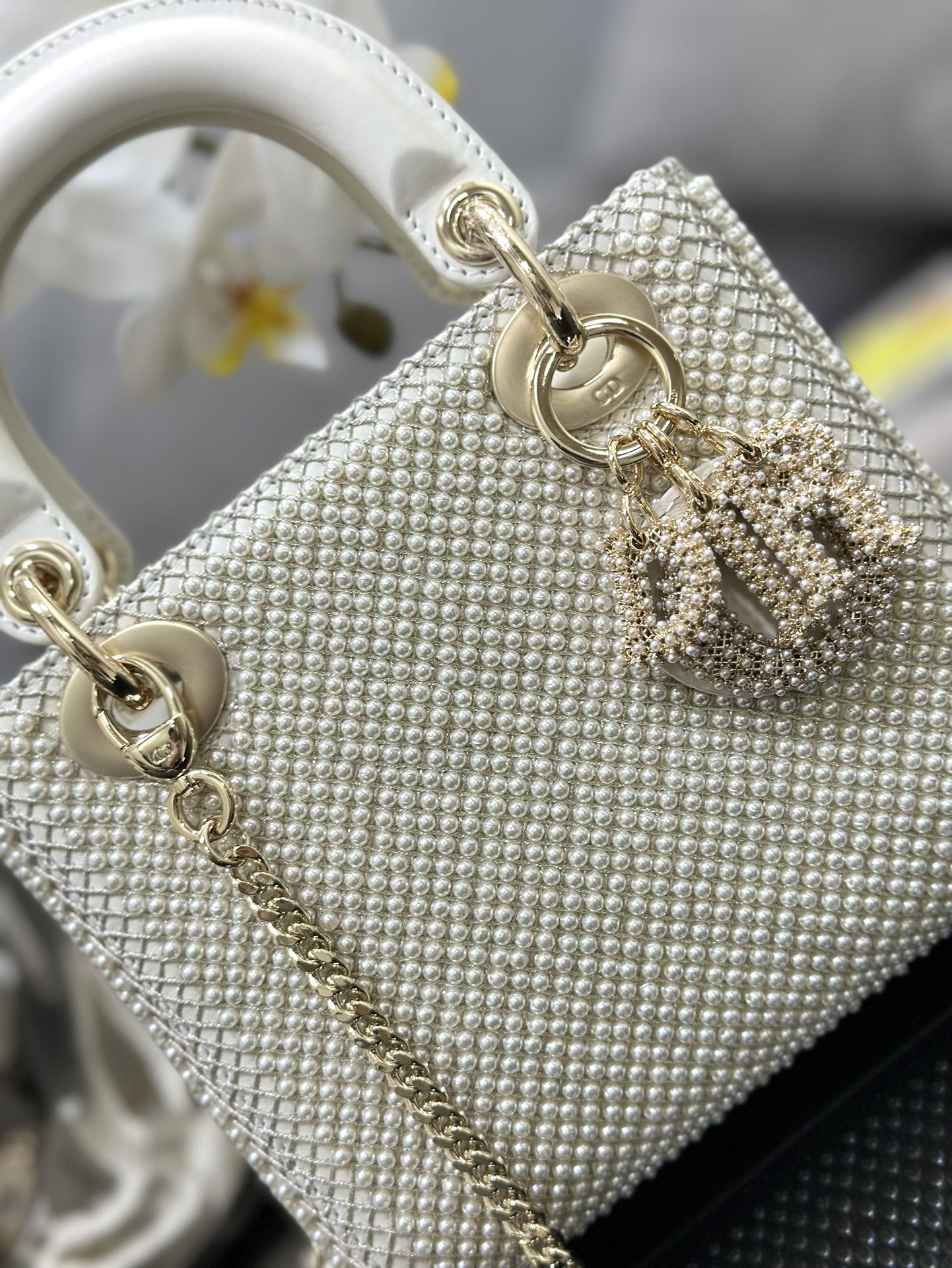[Lady Dior] 디올 레이디 디올 미니 3구 자수 진주 백 (밀크 화이트) 가방