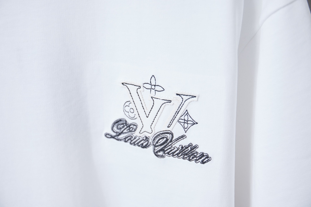 루이비통(LV) 패치 자수 로고 반팔 티셔츠 상의 의류