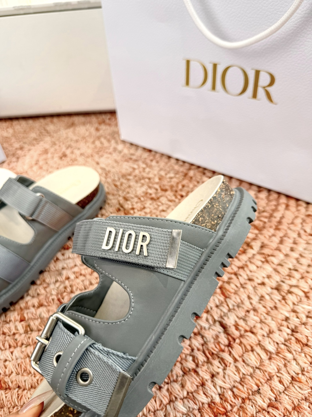 디올(DIOR) CD 버클 슬리퍼 신발