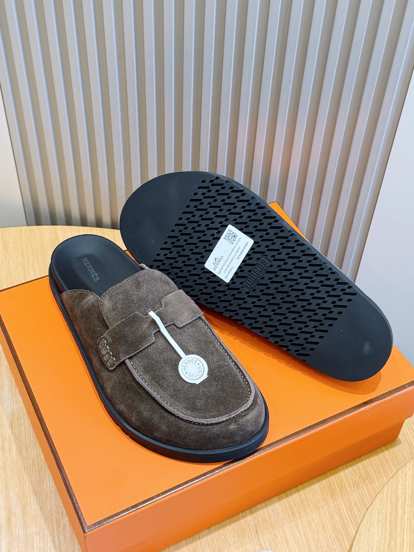 Hermes 에르메스 H 로고 스웨이드 뮬 슬리퍼 신발
