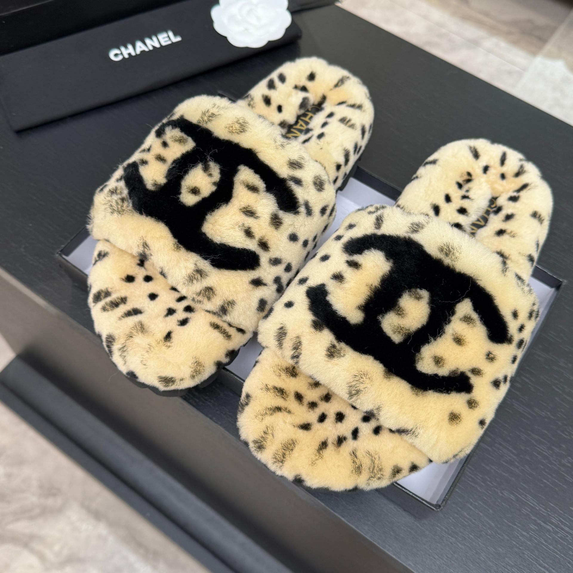 샤넬(CHANEL) 시어링 퍼 슬리퍼 신발