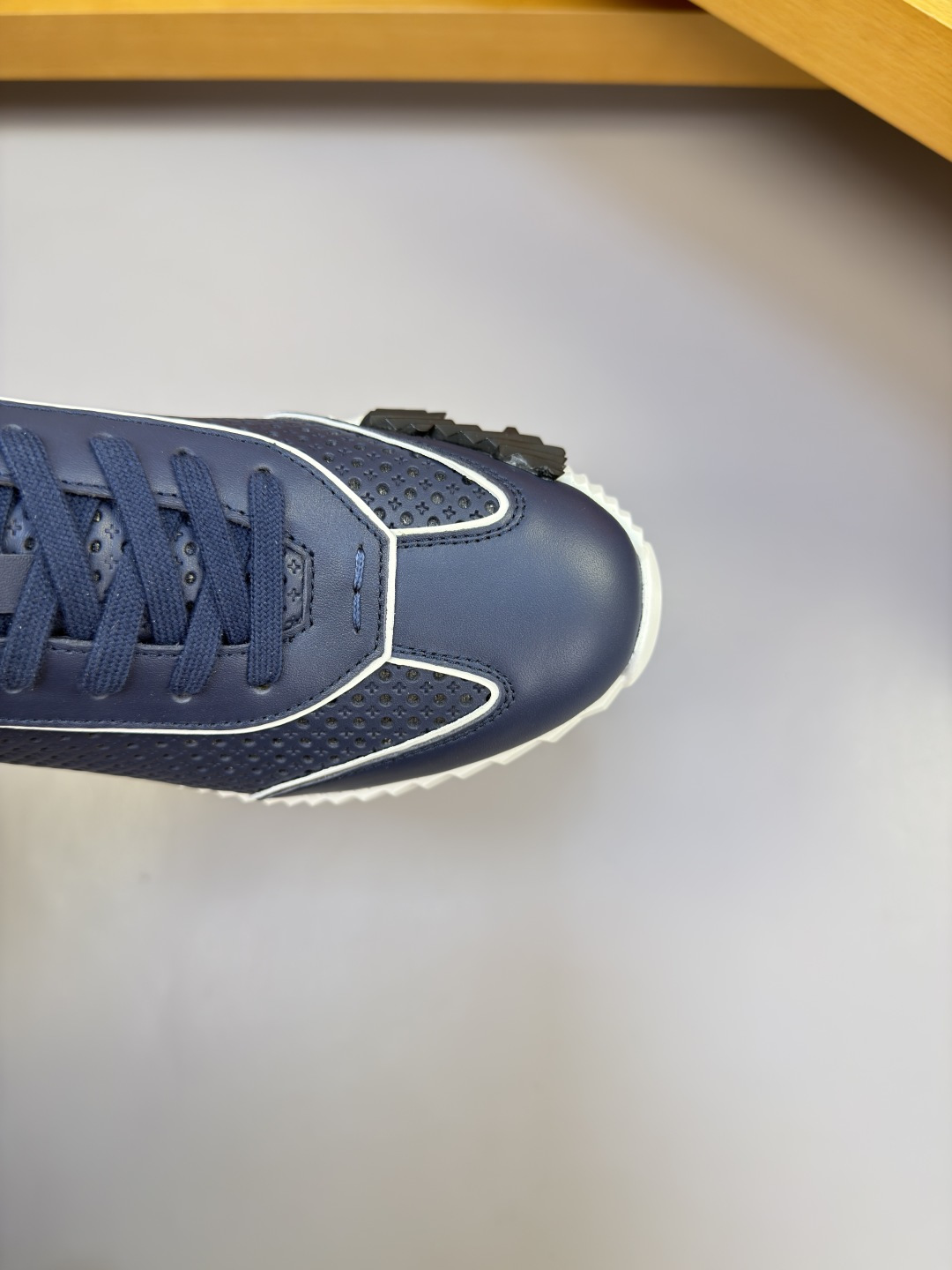 [Hermes] 에르메스 나파 다이아몬드 퍼포레이티드 & 스웨이드 콤비 스니커즈 신발
