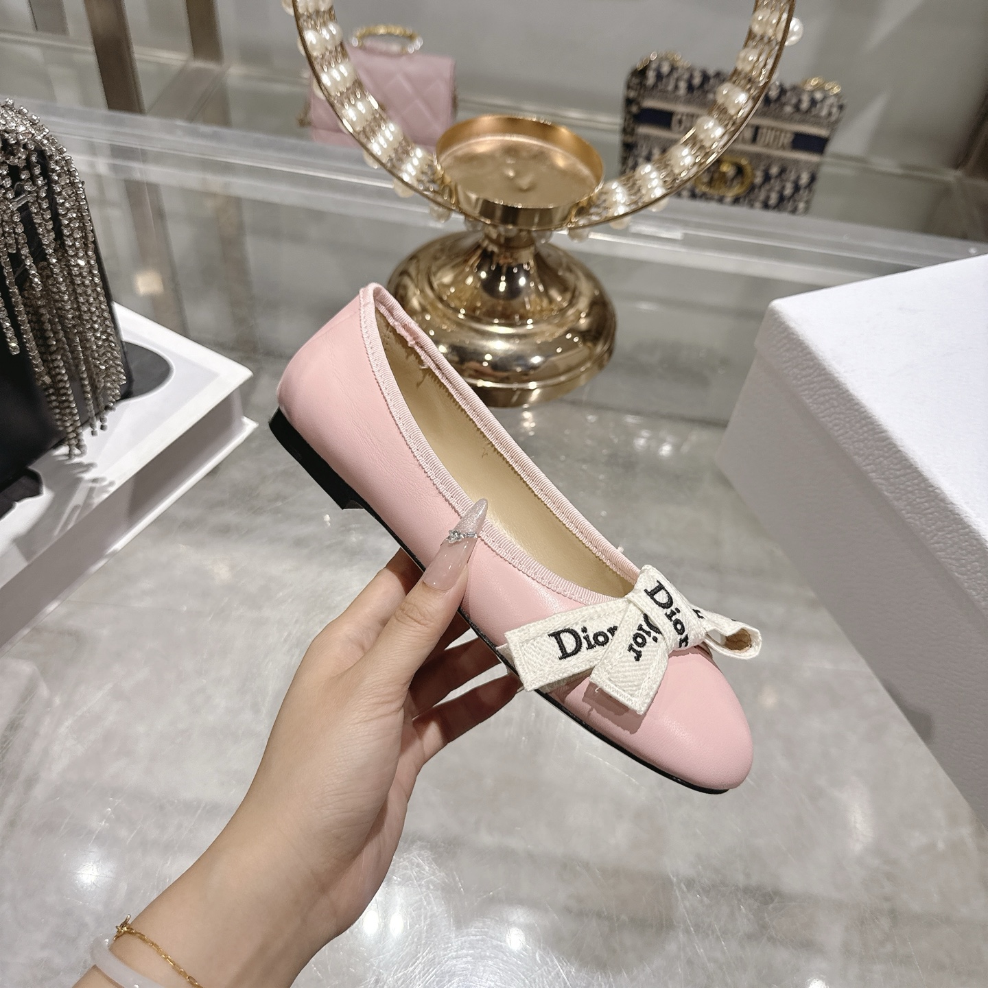 디올(DIOR) 리본 스트랩 메리제인 플랫슈즈 신발
