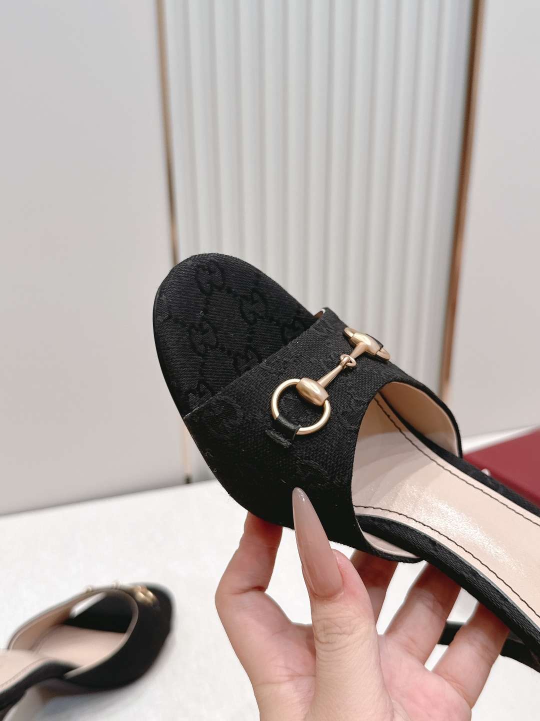 구찌(GUCCI) 홀스빗 모노그램 뮬 힐 신발