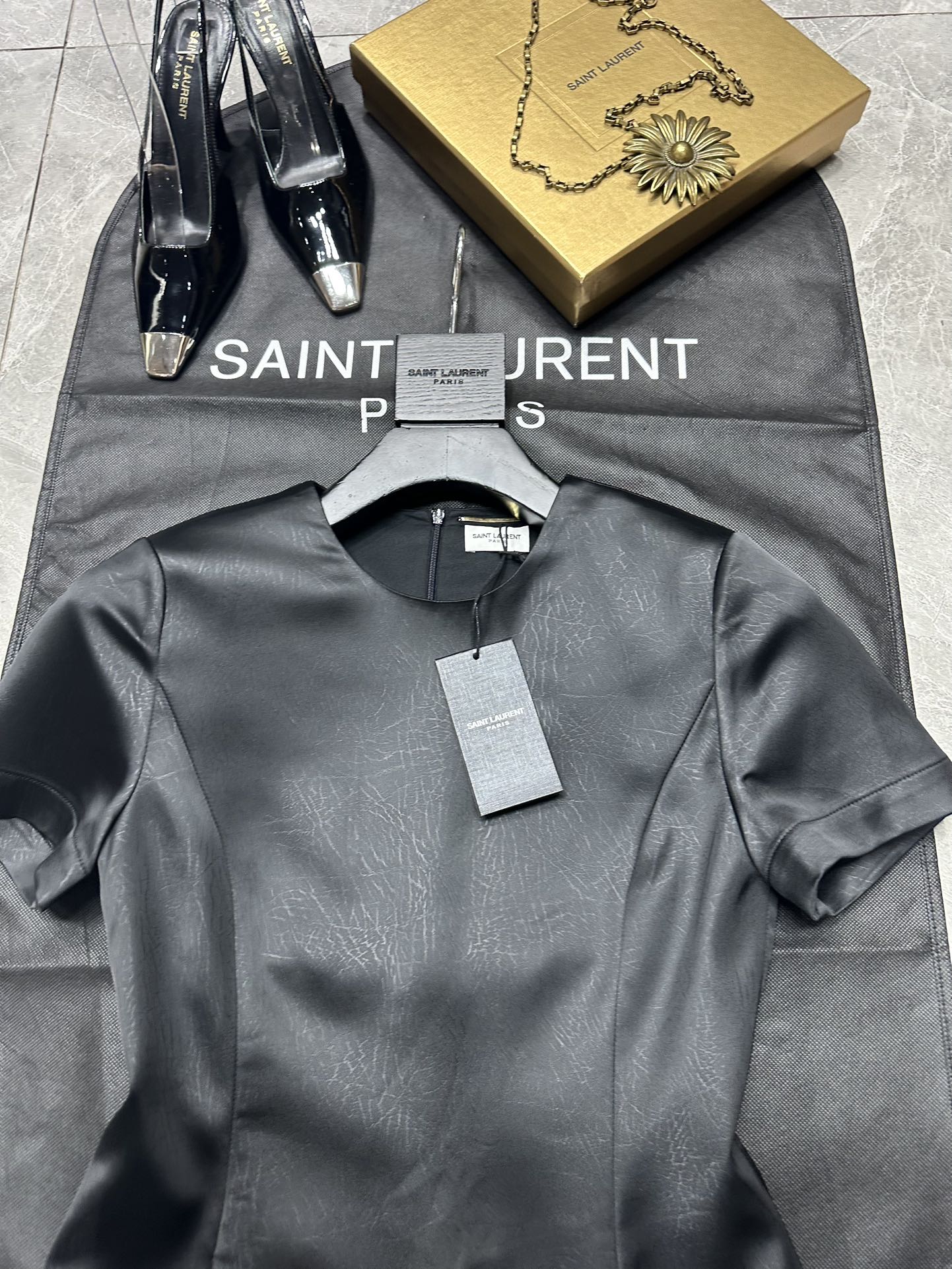 [Saint Laurent] YSL 생로랑 텍스처드 레더 이펙트 A라인 미니 원피스 의류