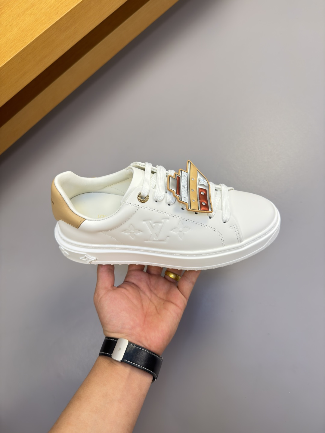 [Louis Vuitton] LV 루이비통 프리미엄 슈링크 & 모노그램 콤비 스니커즈 신발