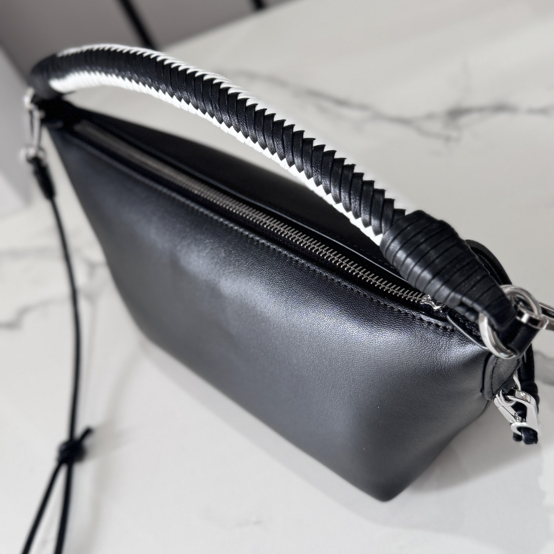 LOEWE 로에베 미니 소프트 나파 카프스킨 cala 칼라 백 가방 / 262616