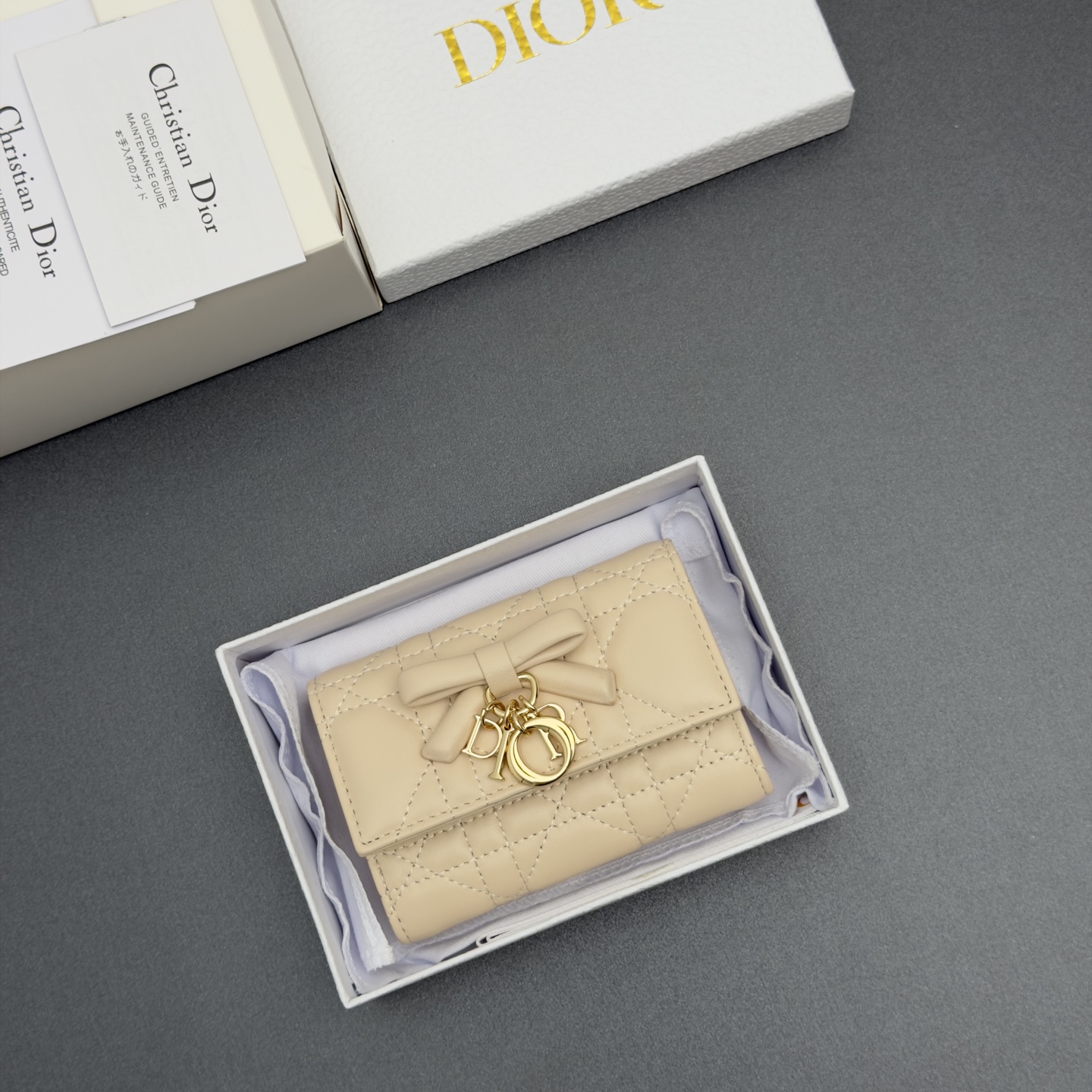 [Dior] 디올 Lady Freesia 레이디 프리지아 까나쥬 램스킨 지퍼 미니 지갑 / S2607