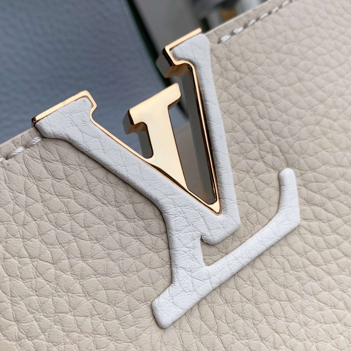 LOUIS VUITTON LV M2A443 루이비통 카푸신 소형 핸드백 (Capucines BB) 가방