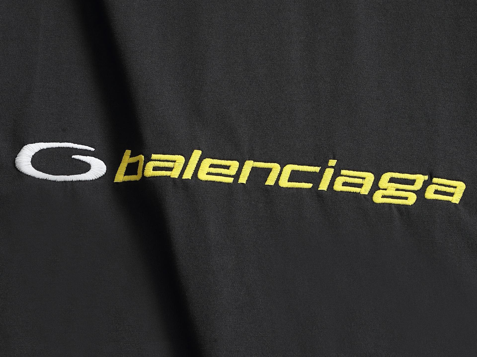 발렌시아가(BALENCIAGA) 서클 레터링 자수 반팔 티셔츠 상의 의류