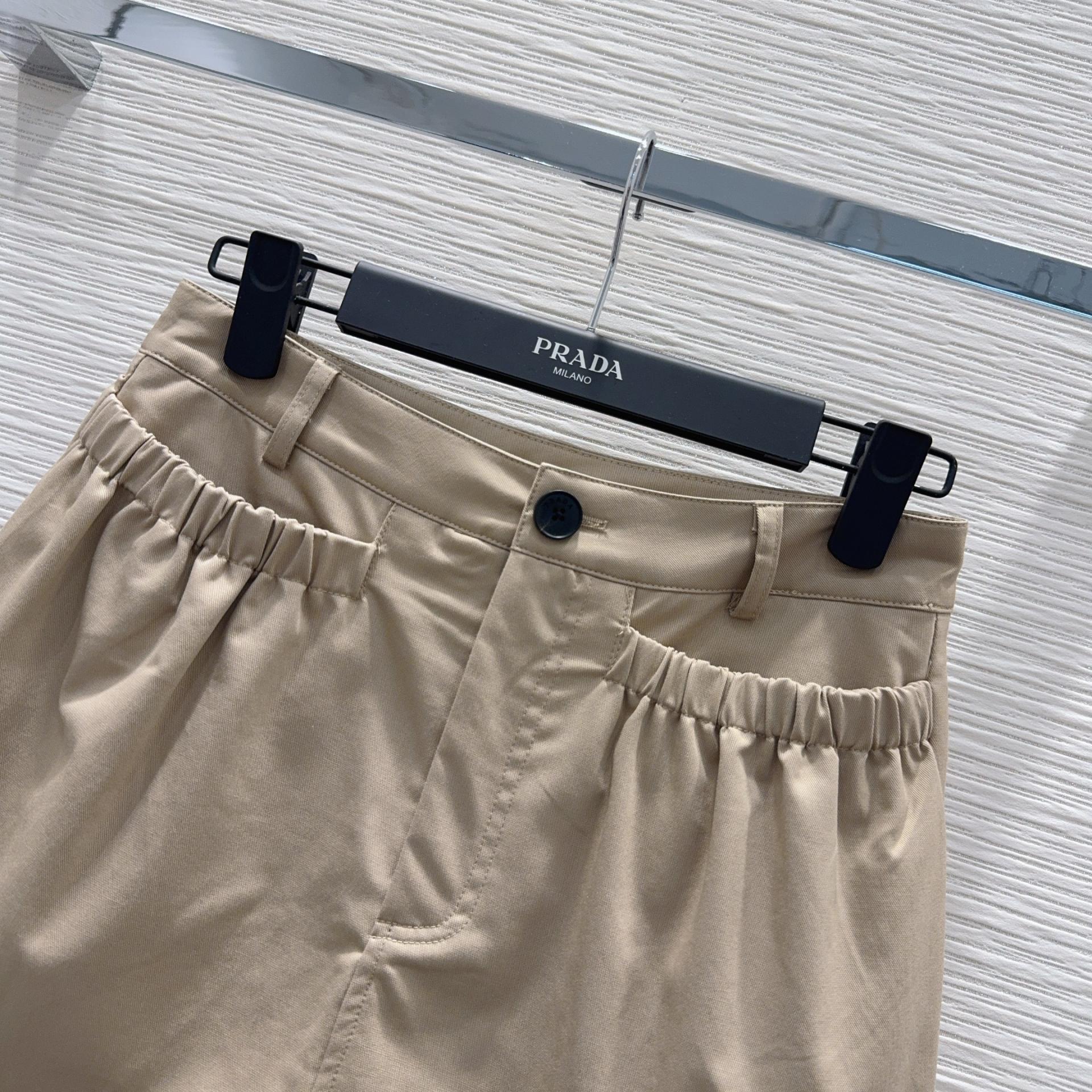 PRADA 프라다 하이엔드 텍스처 미니 스커트 팬츠 의류
