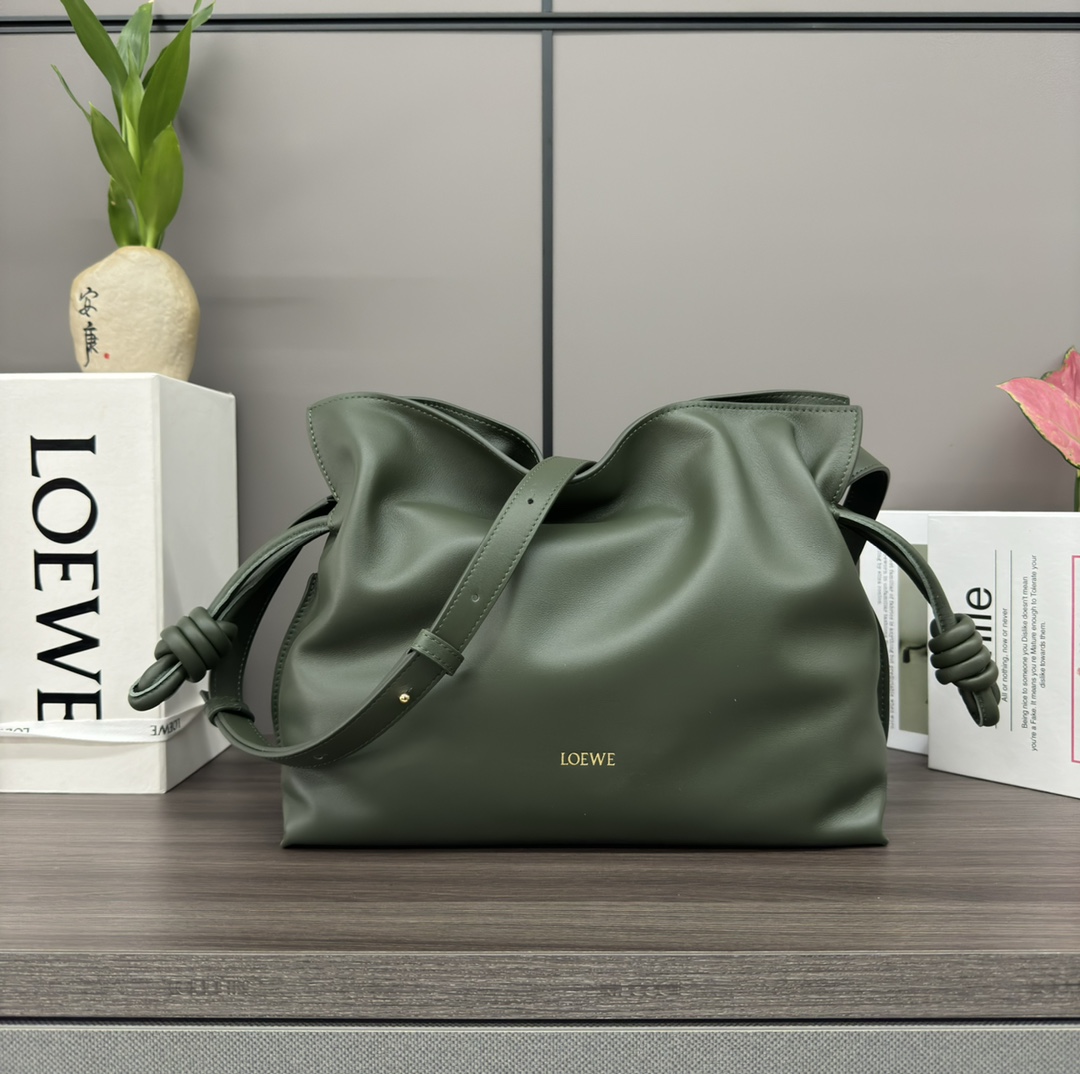 LOEWE 로에베 Flamenco 플라멩코 나파 카프스킨 숄더/클러치백 (미디엄) 가방 / 262386
