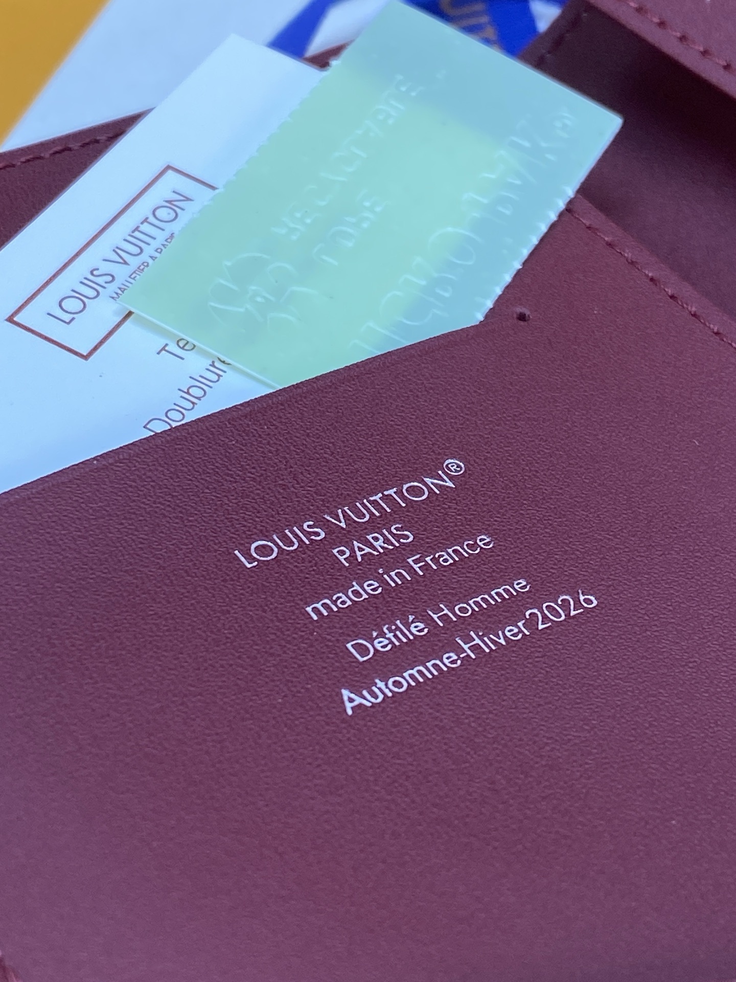 [Louis Vuitton] LV Packaging 루이비통 쇼퍼백 모티브 패스포트 홀더 지갑 M2A444