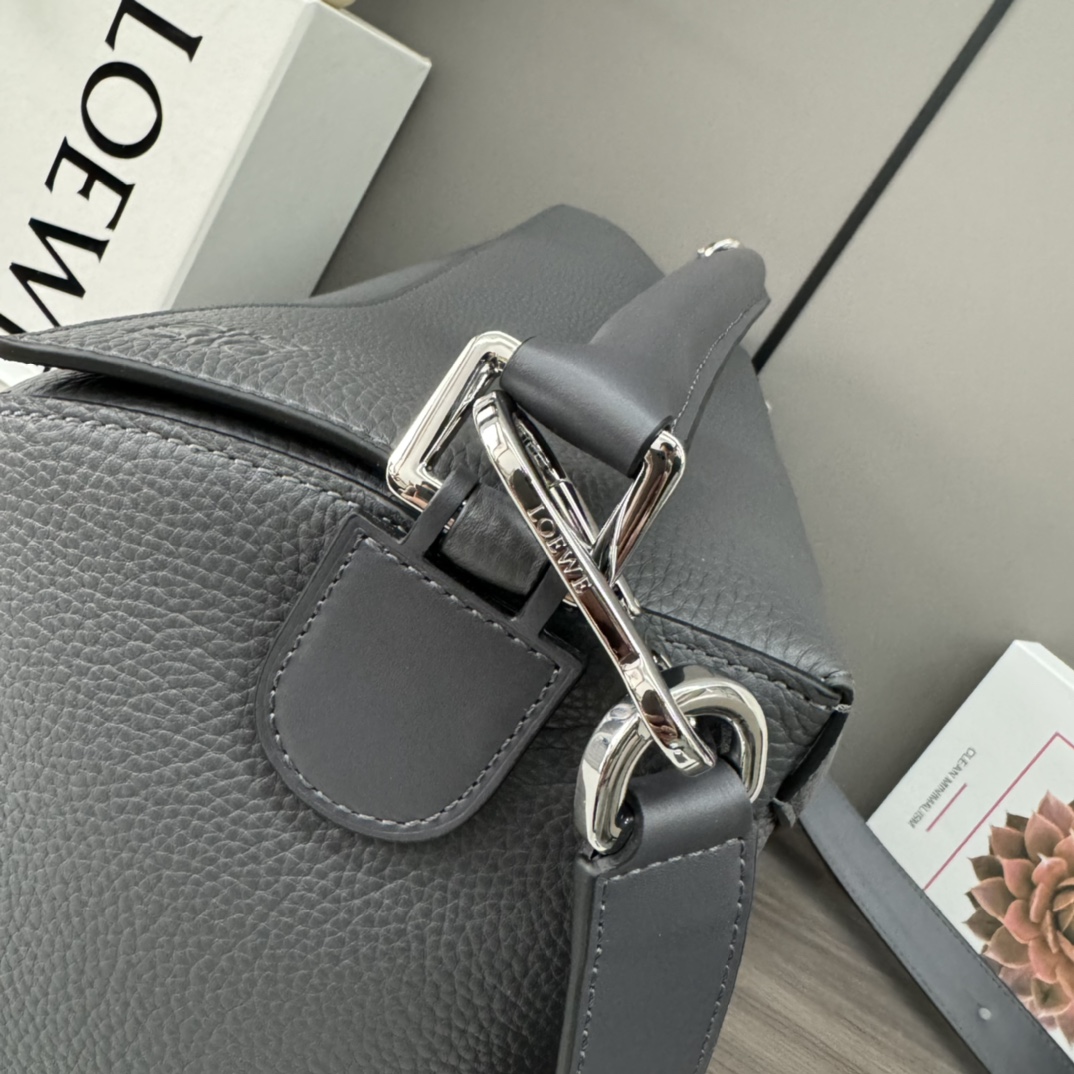 Loewe Puzzle Edge 로에베 퍼즐 라지 백 가방