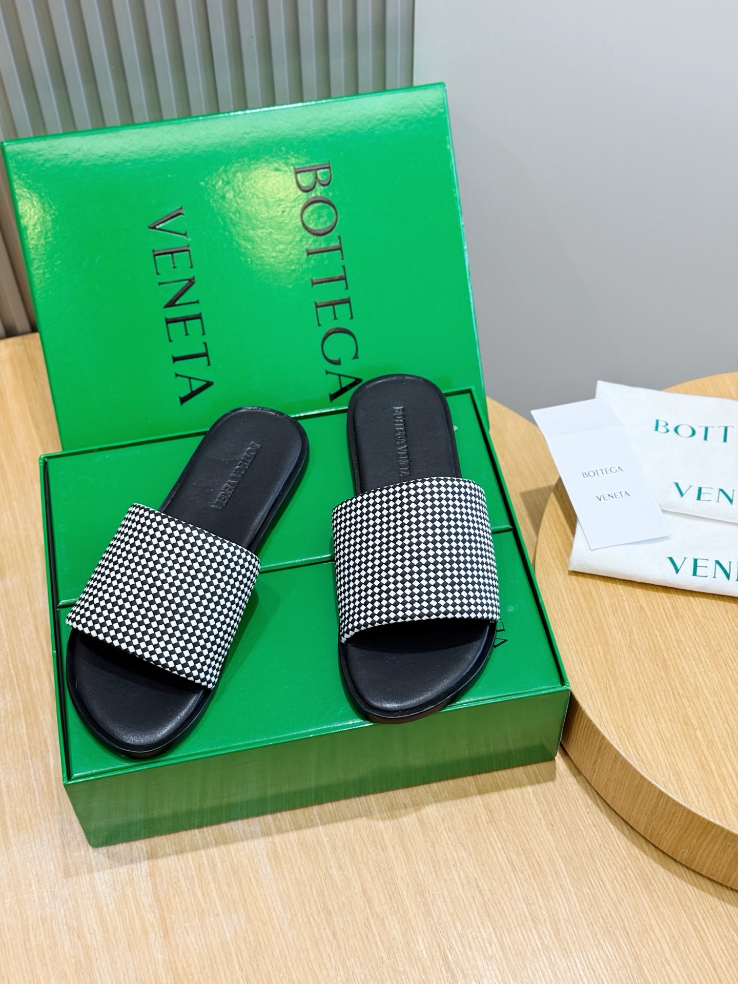 [Bottega Veneta] BV 보테가 베네타 맨즈 웨이브 레더 슬라이드 슬리퍼 신발