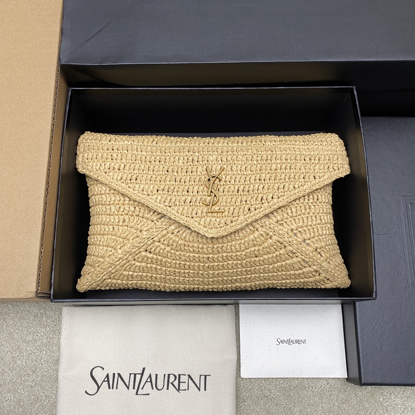 YSL 생로랑 카산드라(Cassandre) 라피아 엔벨로프 클러치 백
