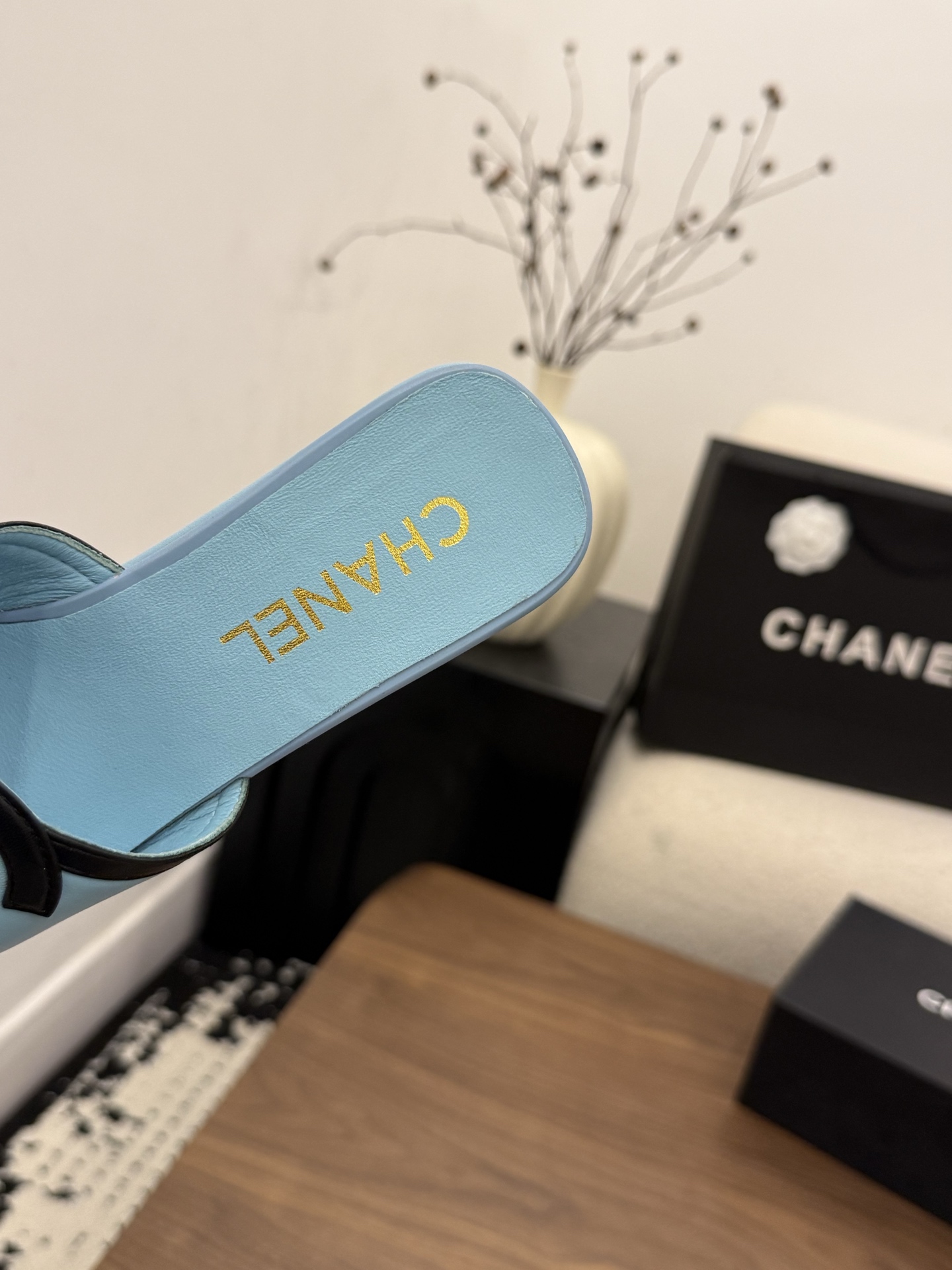 샤넬(CHANEL) 로고 플랫폼 웨지 슬리퍼 신발