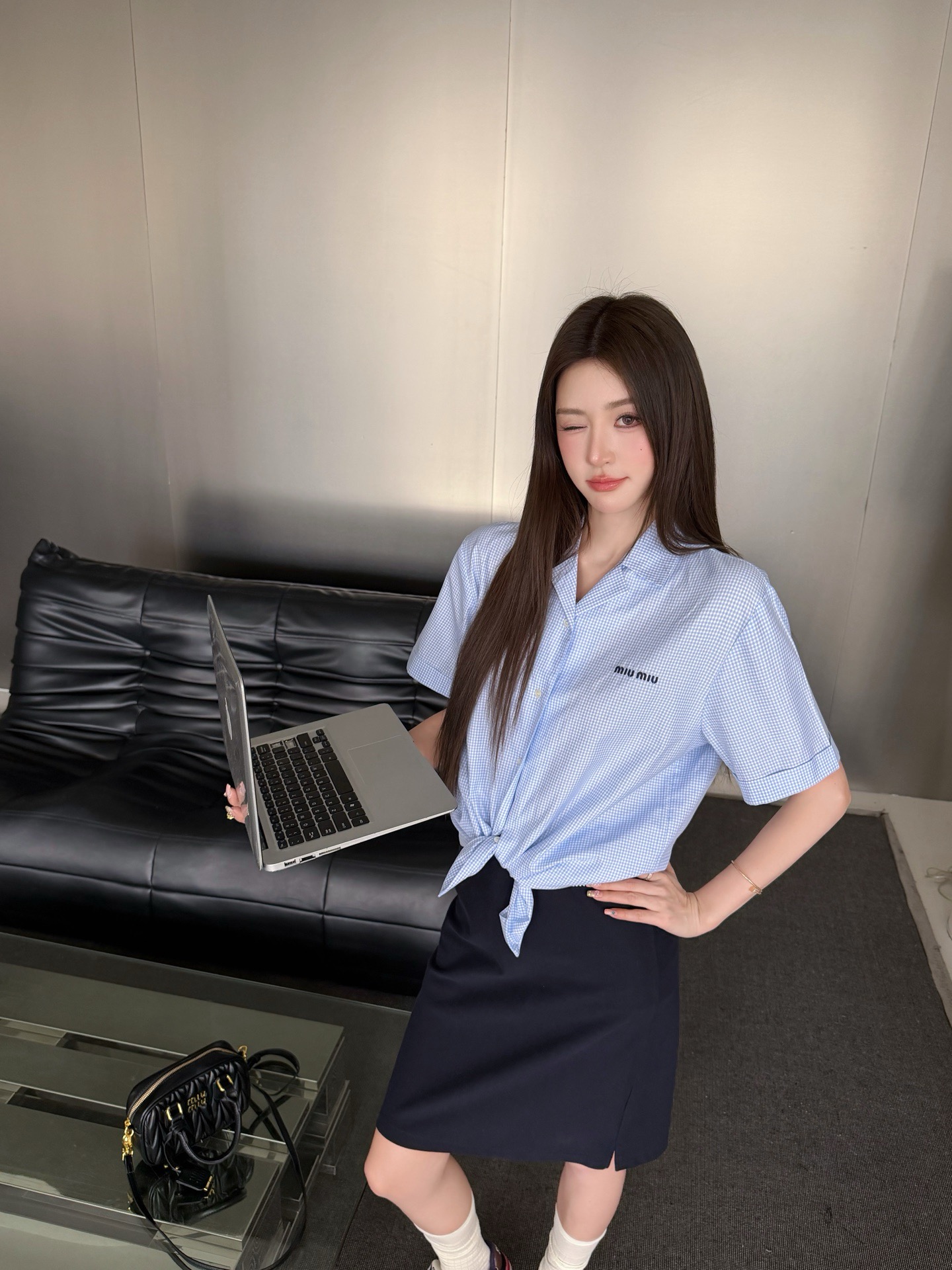미우미우(MIU MIU) 로고 자수 깅엄 체크 셔츠 상의 의류