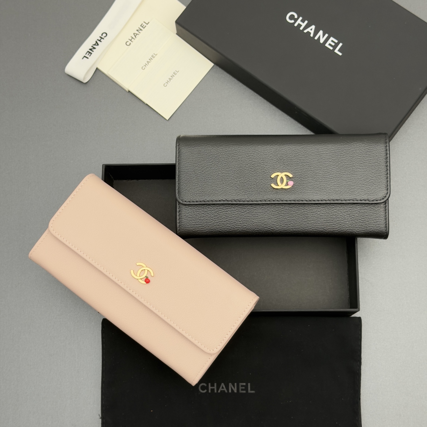 [Chanel] 샤넬 메탈 로고 플랩 롱 월렛 장지갑