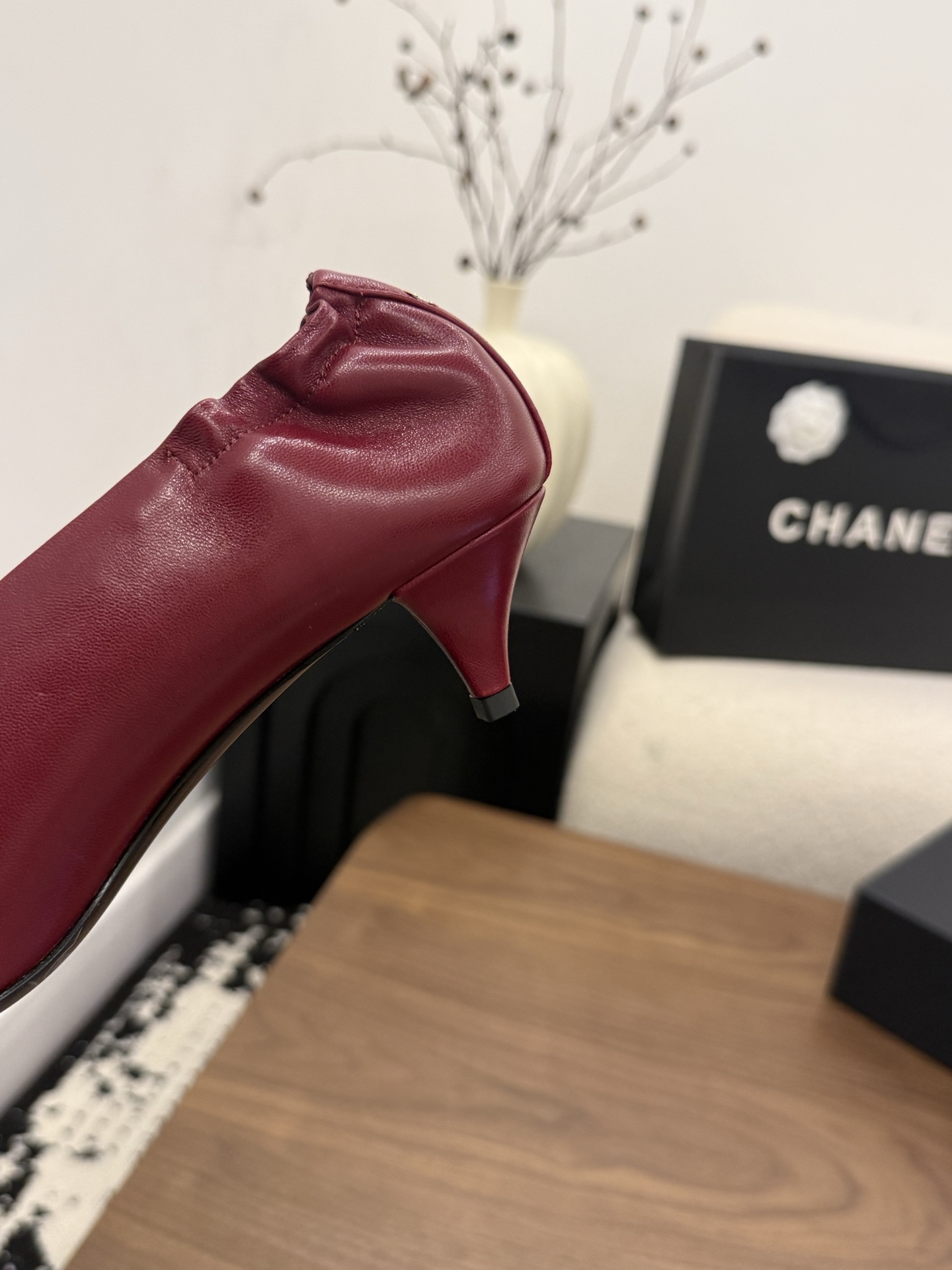 샤넬(CHANEL) 주름 디테일 스틸레토 펌프스 신발