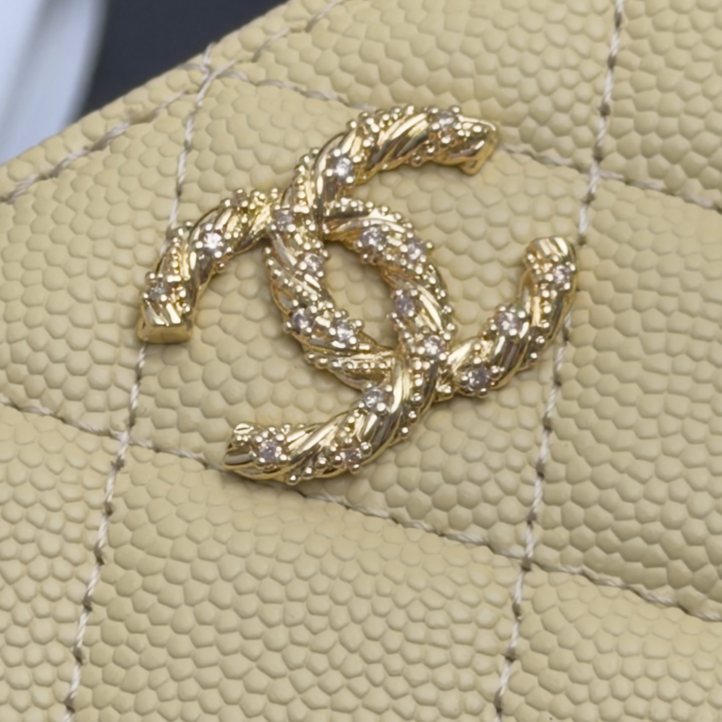 [Chanel] 샤넬 26SS 캐비어 멀티 젬스톤 미니 지퍼 코인 퍼스 지갑
