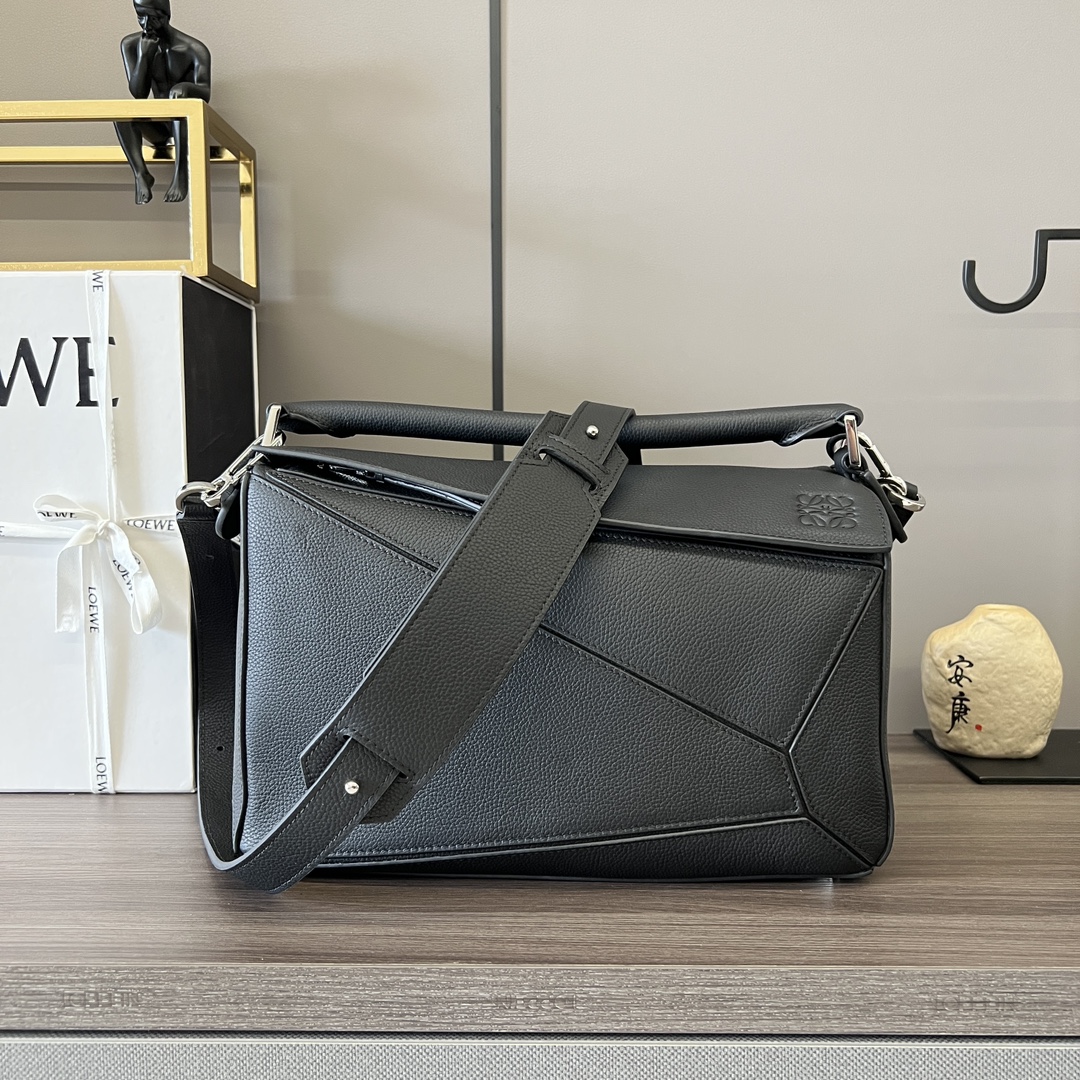 Loewe Puzzle Edge 로에베 퍼즐 라지 백 가방