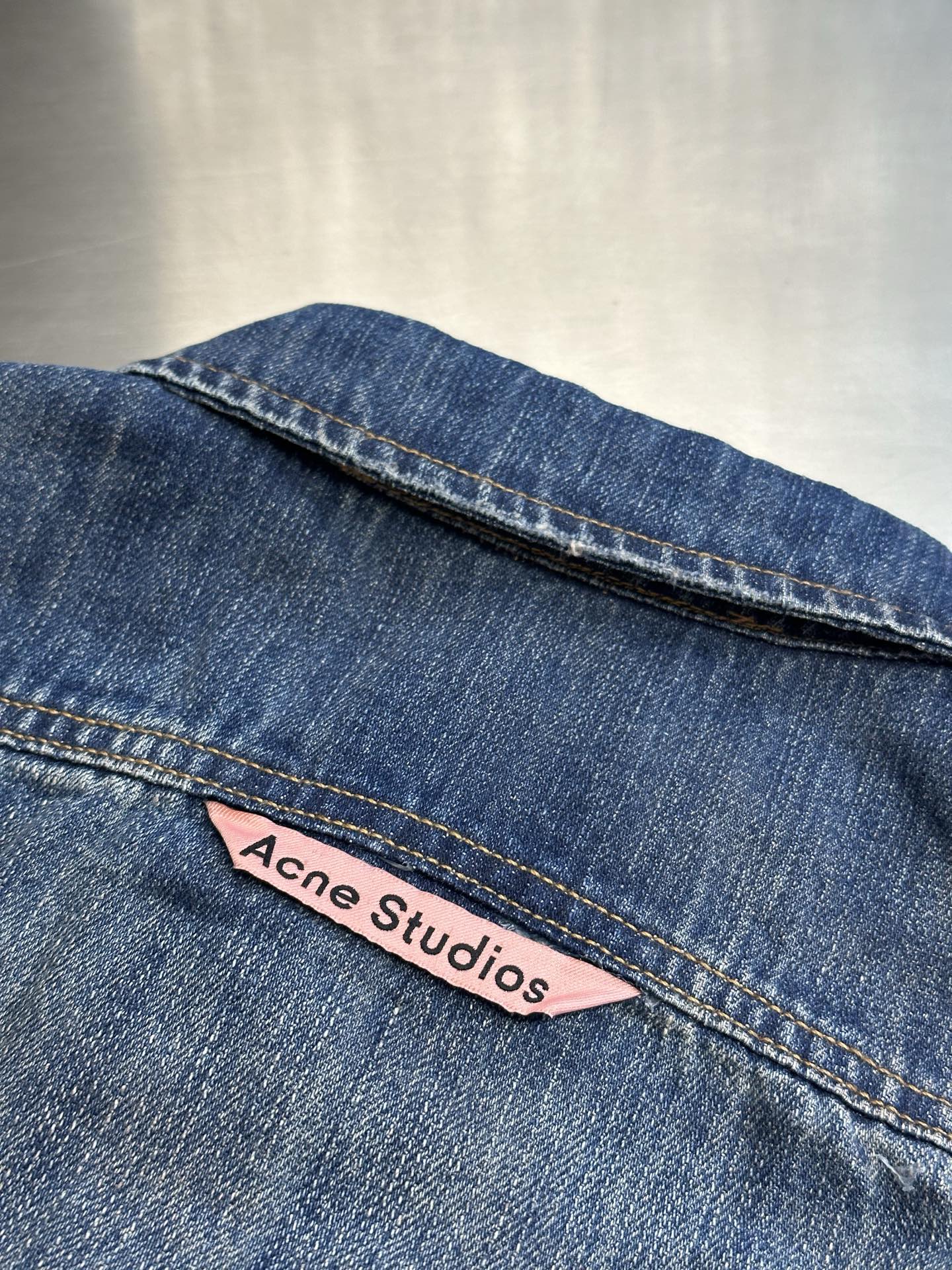 아크네 스튜디오(ACNE STUDIOS) 페인팅 워싱 데님 셔츠 의류
