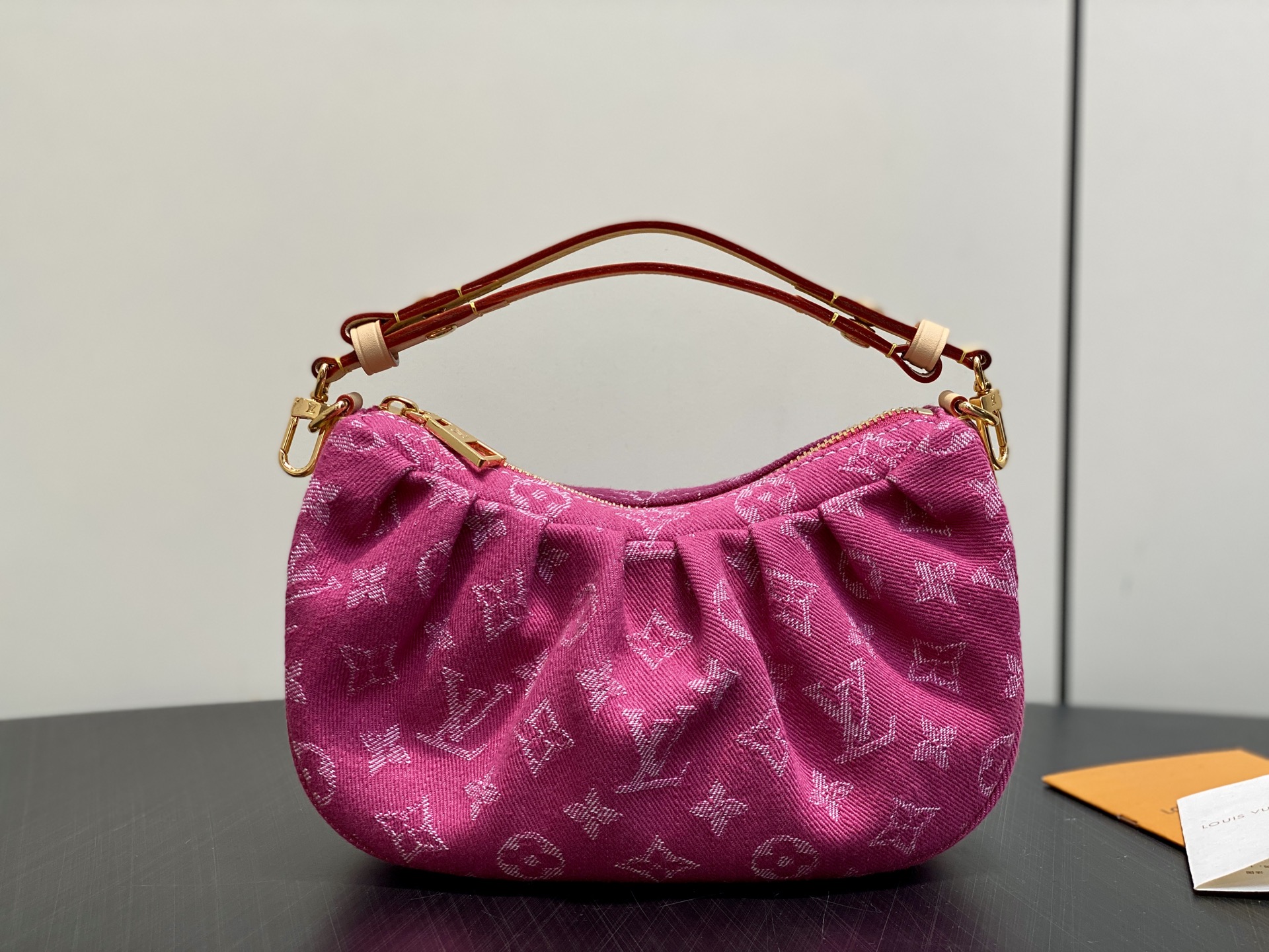[Louis Vuitton] LV 루이비통 모노그램 데님 포쉐트 밸리 (로즈 핑크) 가방