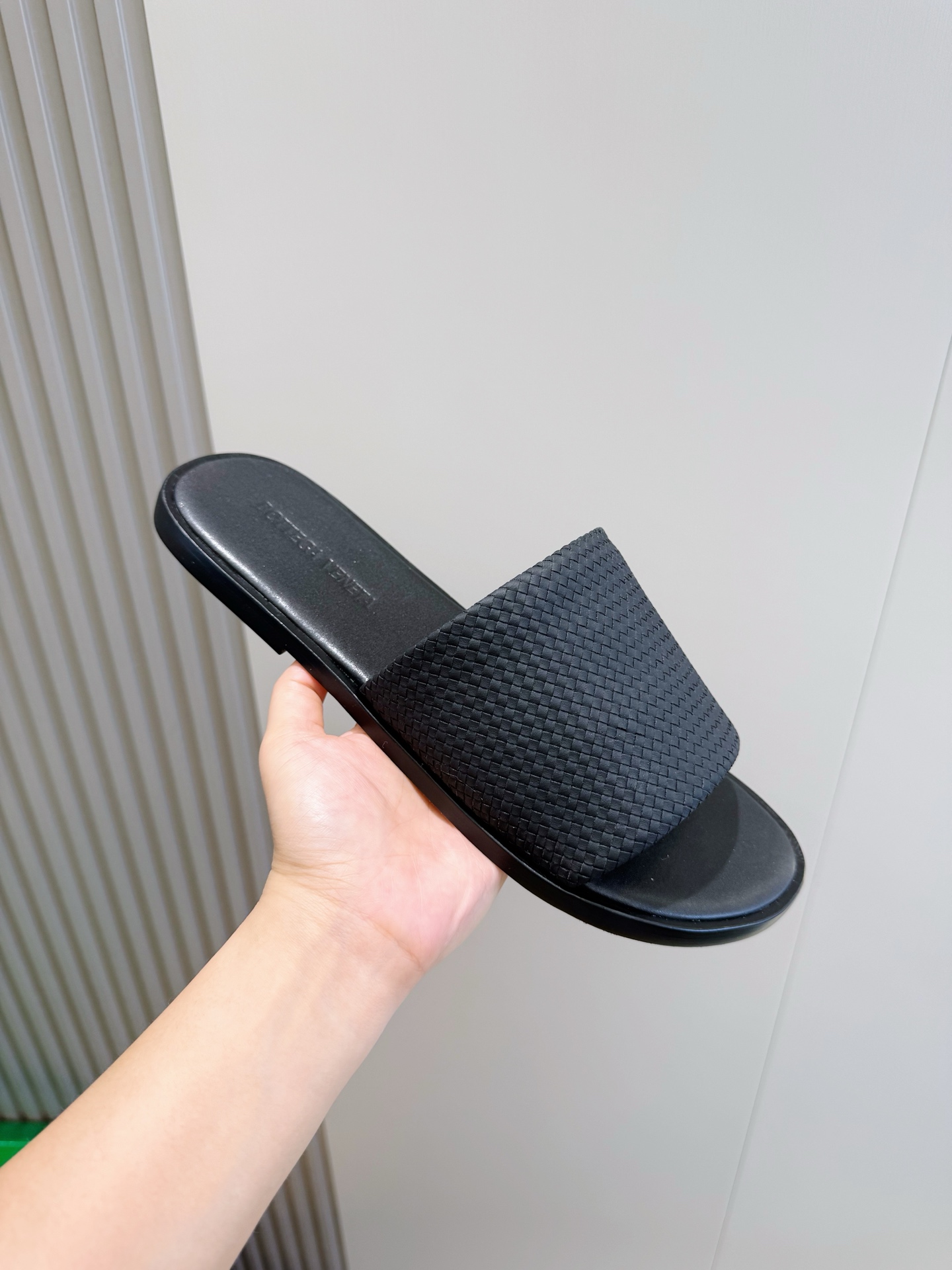 [Bottega Veneta] BV 보테가 베네타 맨즈 웨이브 레더 슬라이드 슬리퍼 신발