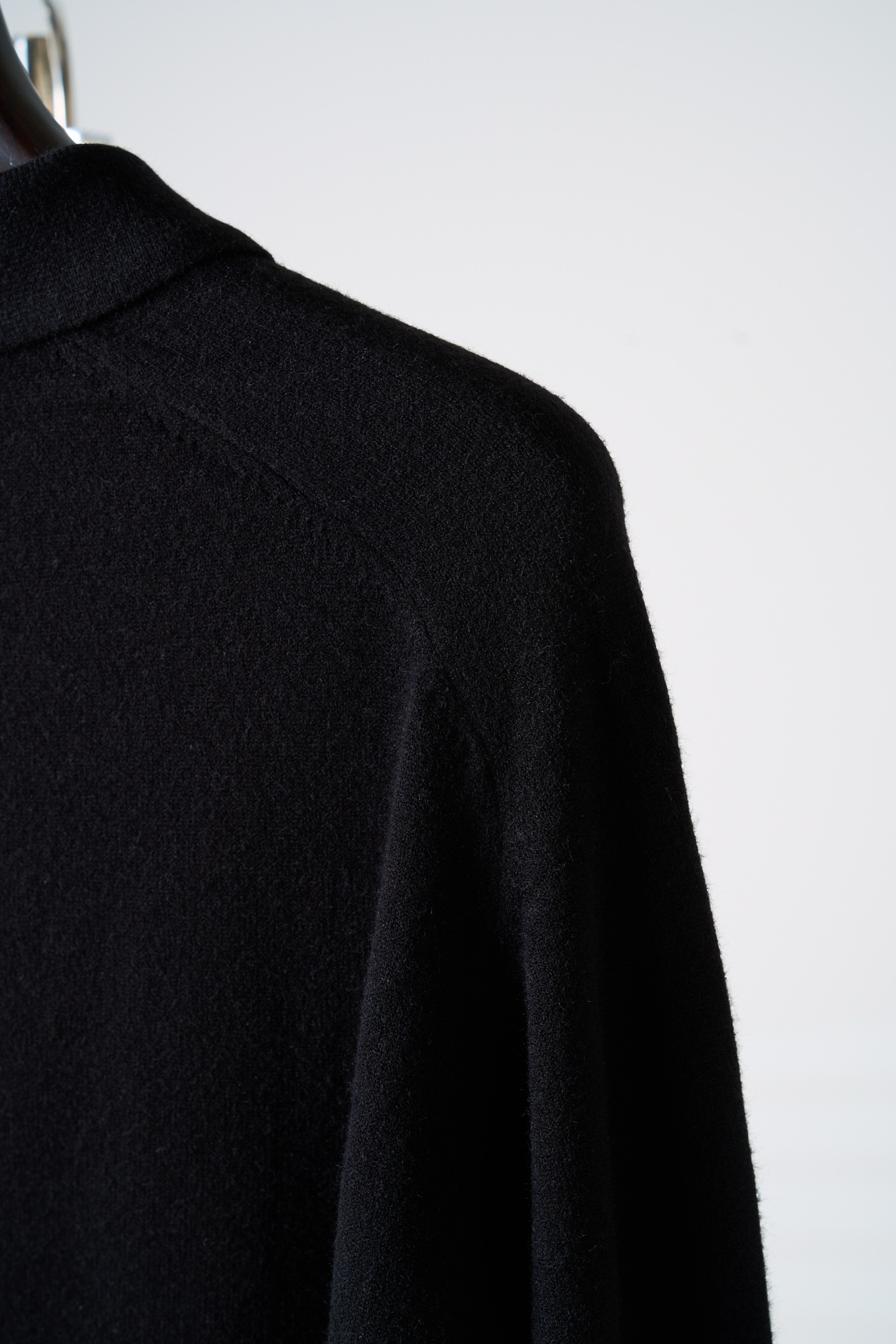 아크네(Acne studios) 로고 자수 울 폴로 니트 상의 의류