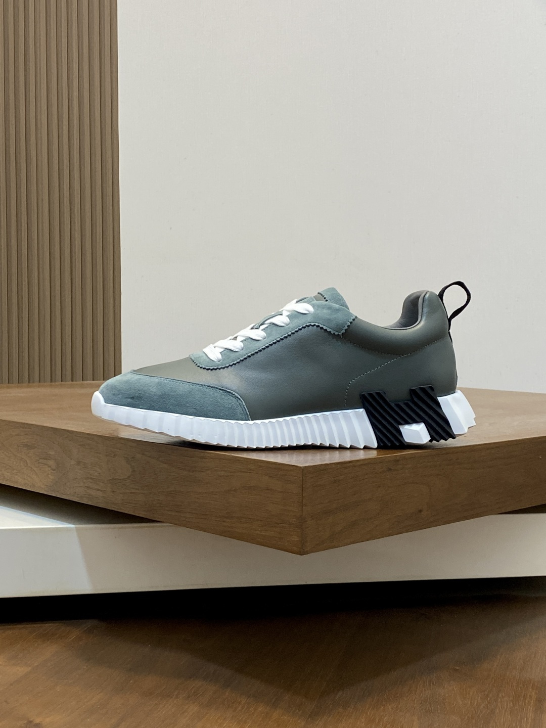 [Hermes] 에르메스 바운싱(Bouncing) 프리미엄 카프스킨 & 고트스킨 스니커즈 신발