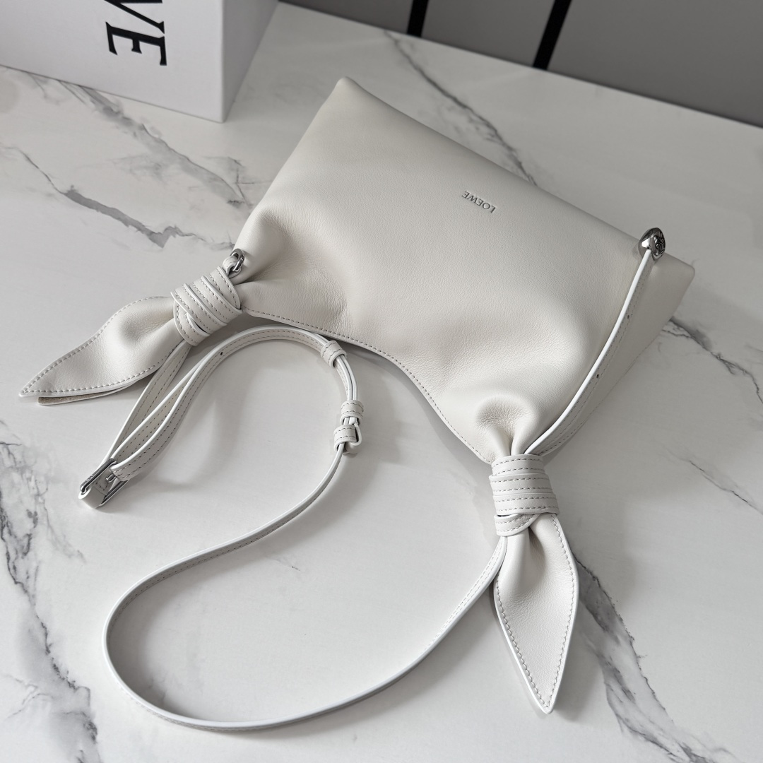 [LOEWE] 로에베 미니 스무스 카프스킨 스카프 백 가방 / BA604