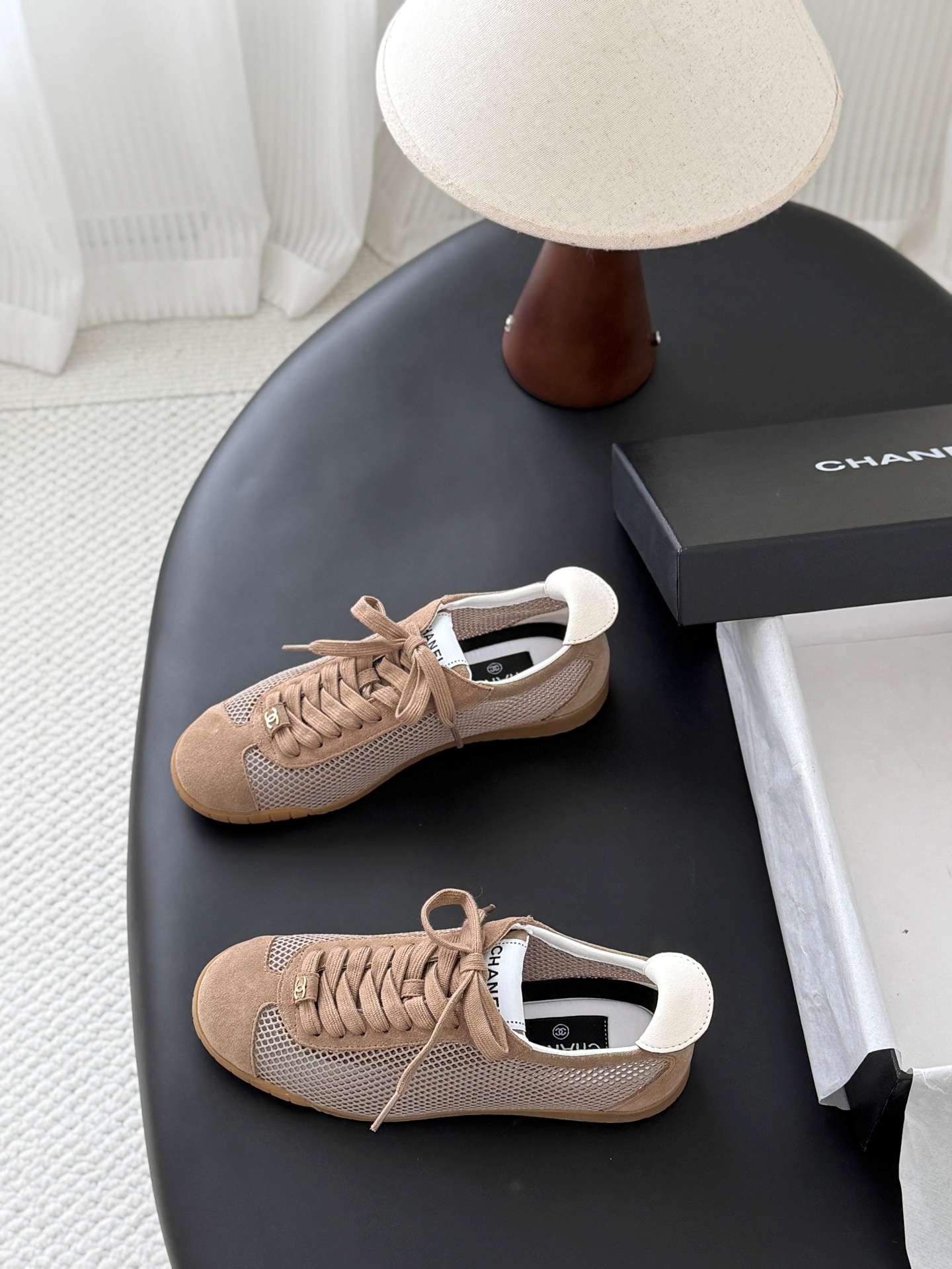 샤넬(CHANEL) 메쉬 스웨이드 배색 로우탑 스니커즈 신발