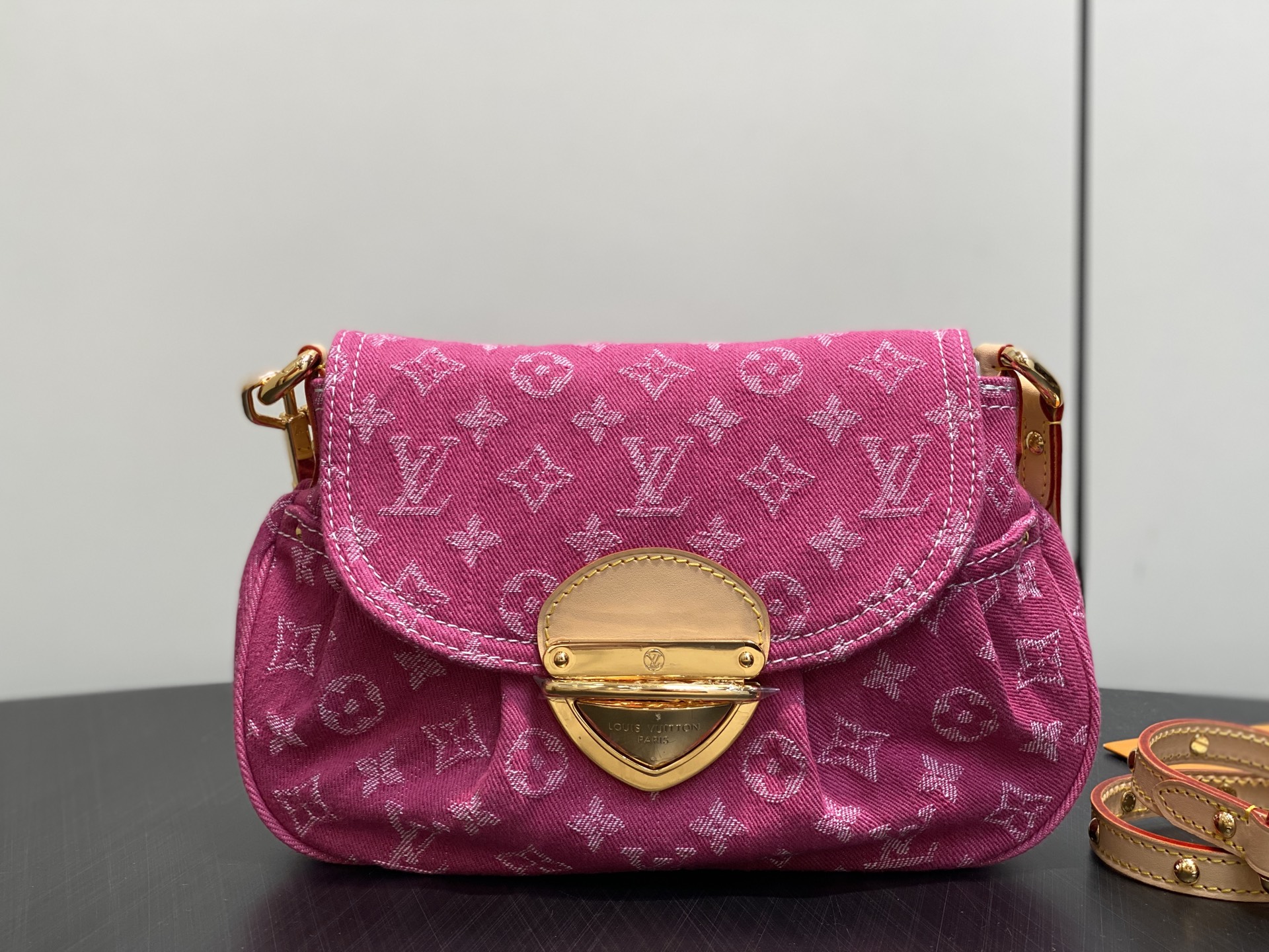 [Louis Vuitton] LV 루이비통 모노그램 데님 선셋 백 (로즈 핑크) 가방