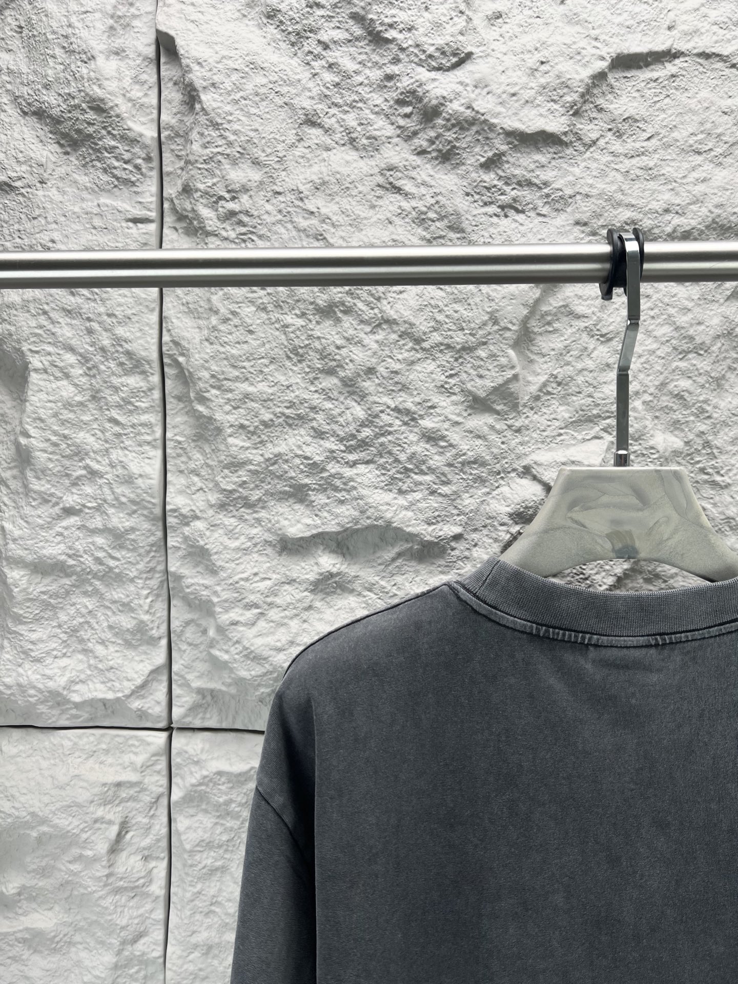 발렌시아가(BALENCIAGA) 스모크 워싱 반팔 티셔츠 의류