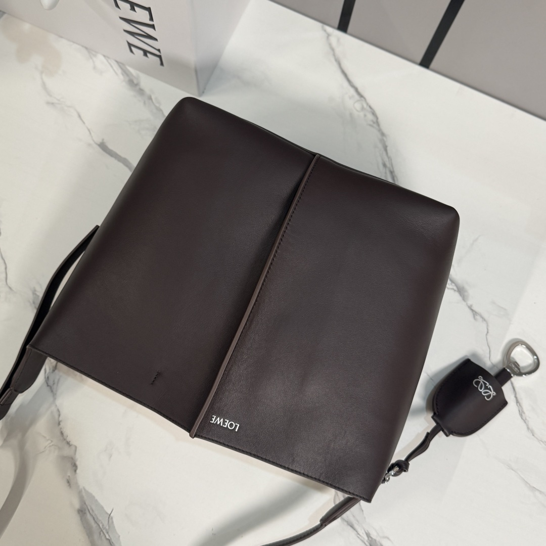 LOEWE 로에베 미디움 스무스 Bilbao 빌바오 트라페즈 버킷 백 가방