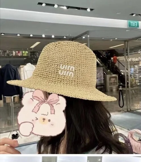 미우미우(MIU MIU) 자수 로고 지초 페도라 모자