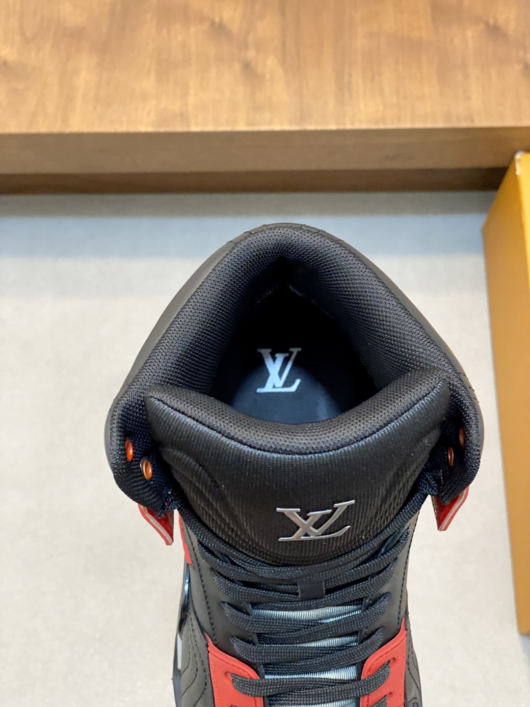 [Louis Vuitton] LV 루이비통 핸드메이드 패치워크 레더 하이탑 스니커즈 신발