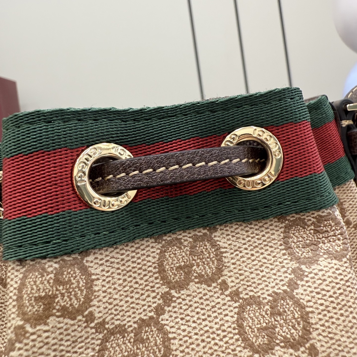 [Gucci] 구찌 (Generation) GG 수프림 코팅 캔버스 버킷백 (샌드/브라운) 가방