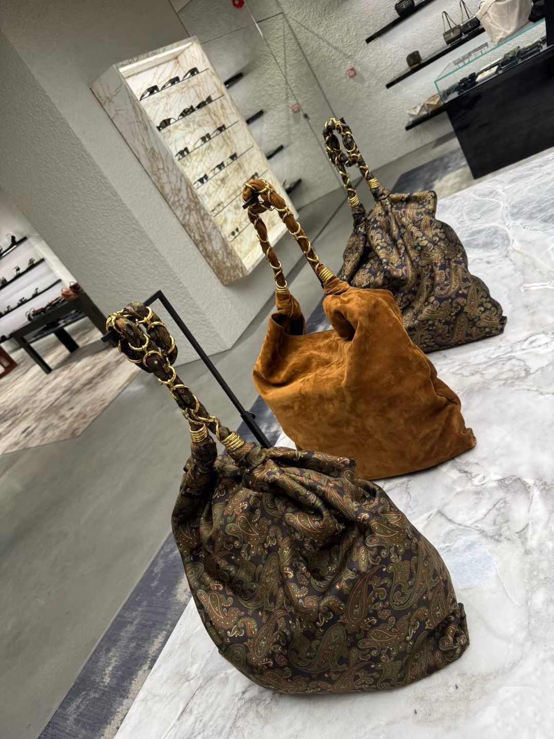 YSL 생로랑 빈티지 스웨이드 쇼퍼백 가방
