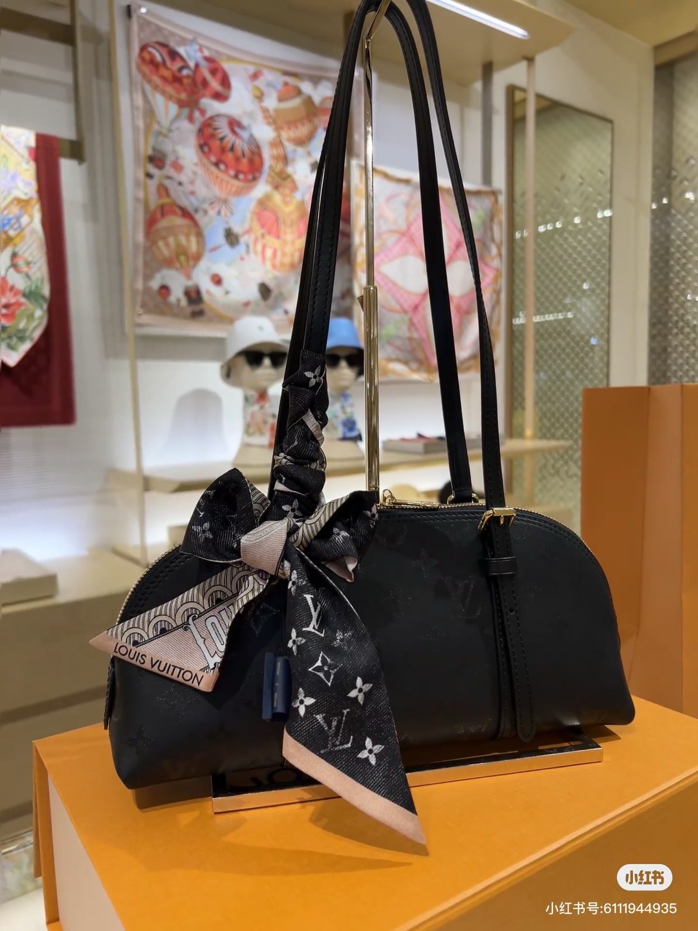 Louis Vuitton Squire East-West LV 루이비통 숄더백 가방