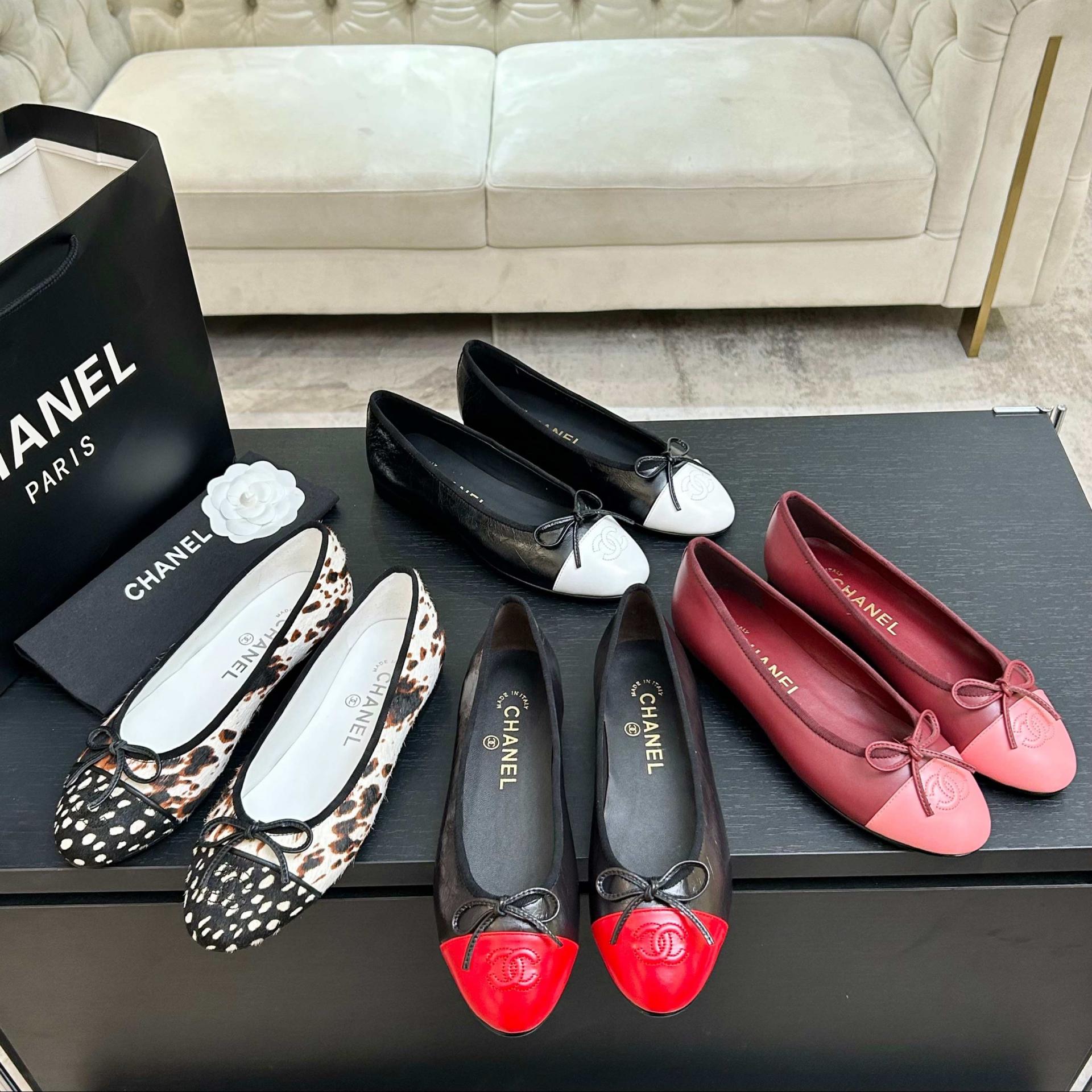 샤넬(CHANEL) 리본 배색 발레리나 플랫슈즈 신발