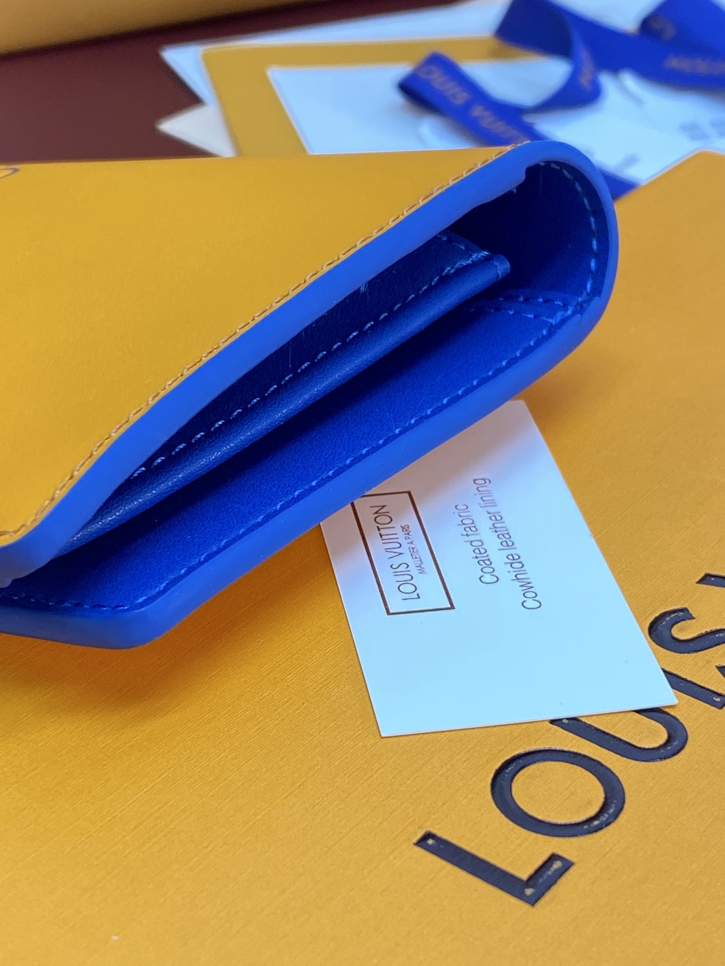 [Louis Vuitton] LV 루이비통 쇼퍼백 모티브 Brazza 브라짜 월렛 지갑 M2A555