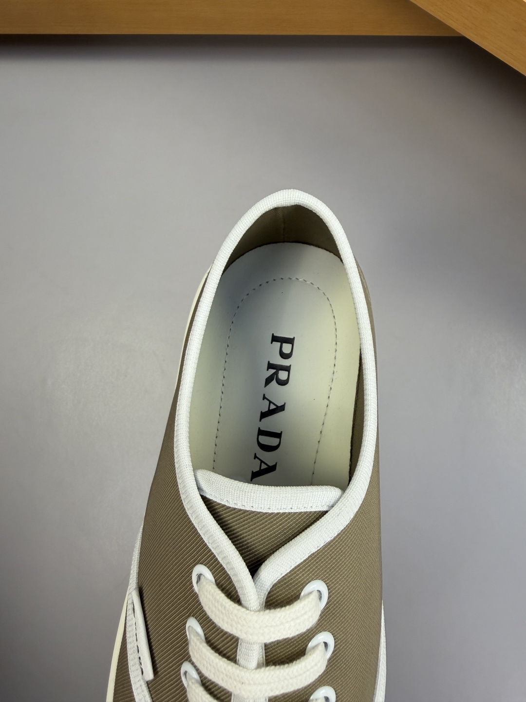 [Prada] 프라다 로고 캔버스 레트로 스니커즈 신발